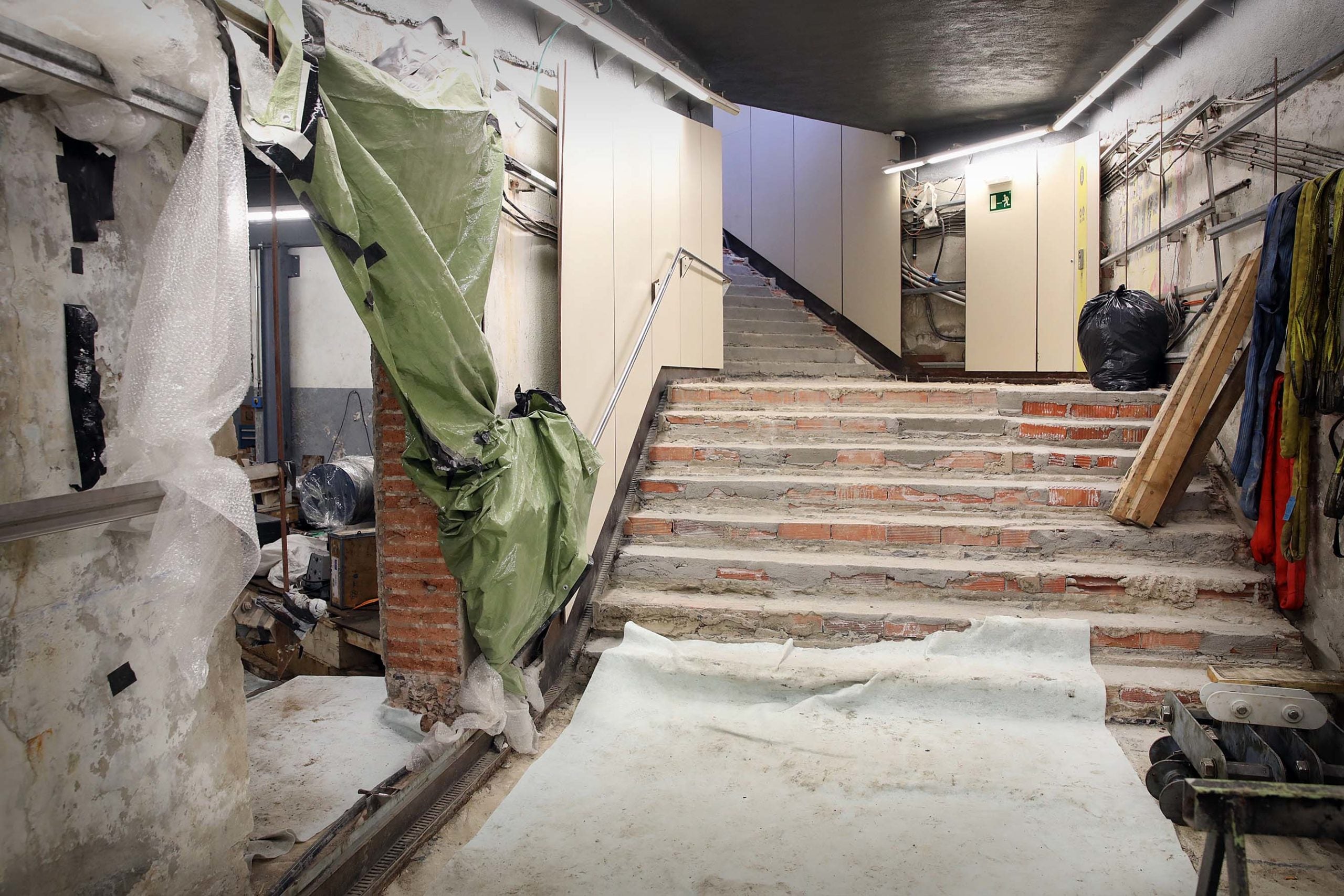L'escala de l'estació de Miramar del funicular de Montjuïc, en obres / Jordi Play L'escala de l'estació de Miramar del funicular de Montjuïc, en obres / Jordi Play