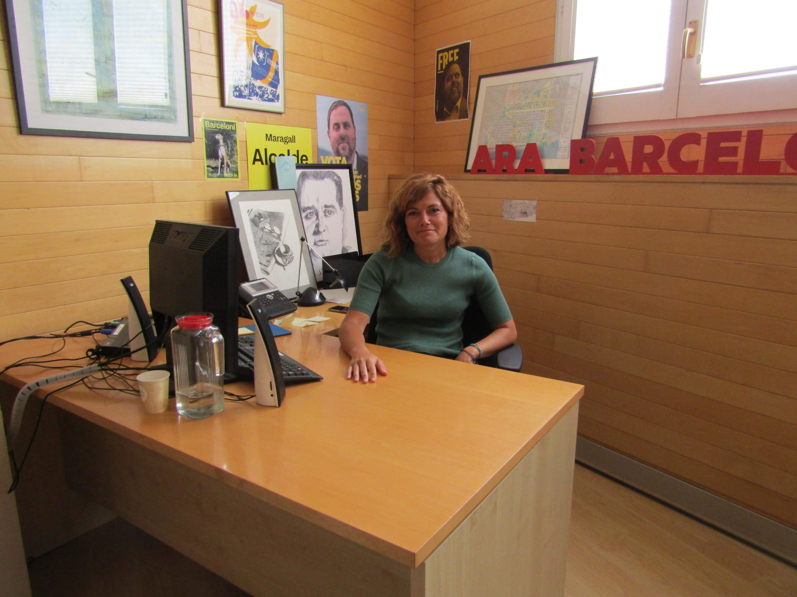 Elisenda Alamany, al seu nou despatx al grup municipal d'ERC / Meritxell M. Pauné Elisenda Alamany, al seu nou despatx al grup municipal d'ERC / Meritxell M. Pauné