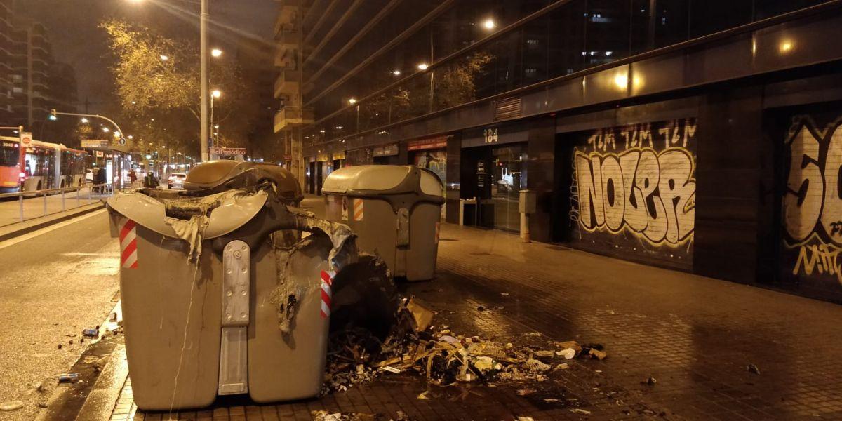 El detingut ha calat foc a diversos contenidors a la Gran Via, imatge del 19-2-2019. | GUB