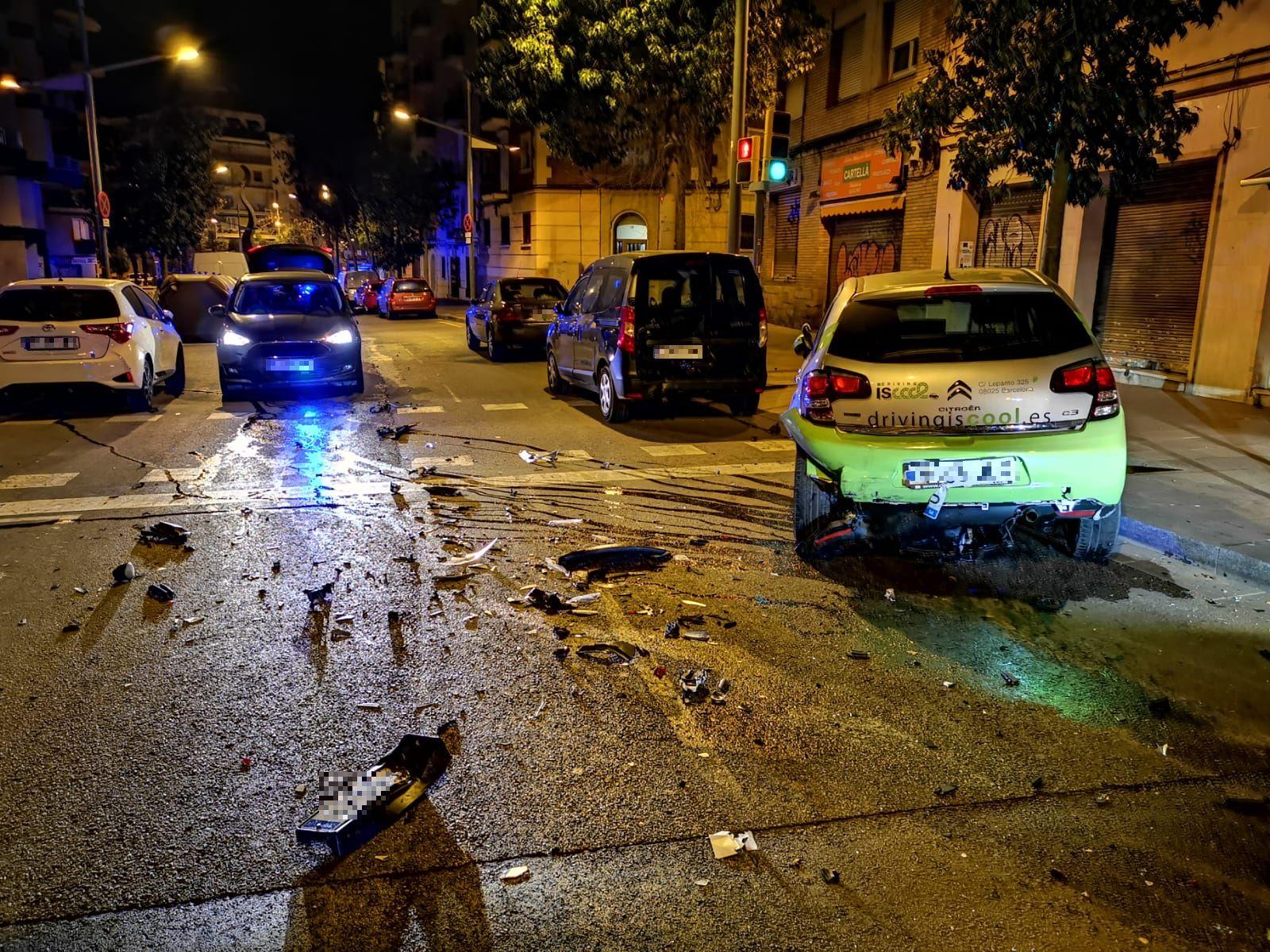 El conductor es va estavellar contra cinc cotxes, 27-2-2019. | GUB El conductor es va estavellar contra cinc cotxes, 27-2-2019. | GUB