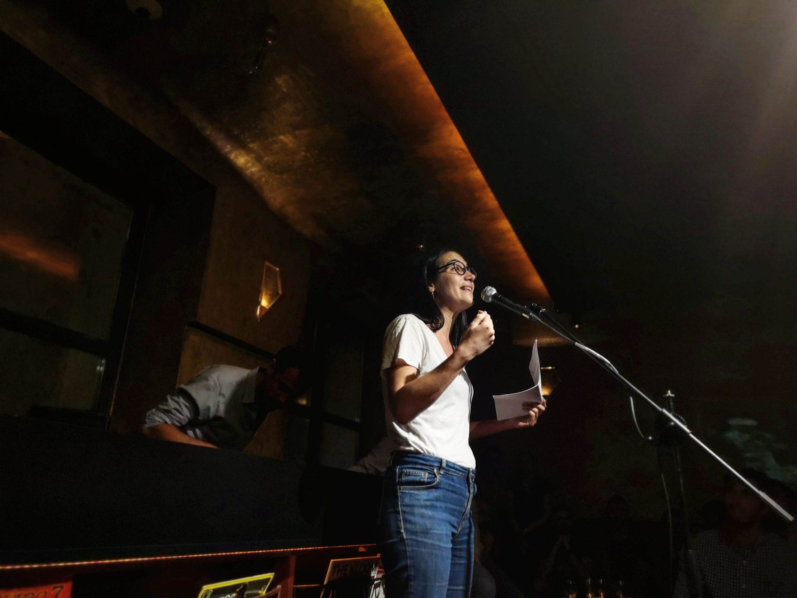 La monologuista i organitzadora del Soterrani, Oye Sherman. / D.C.