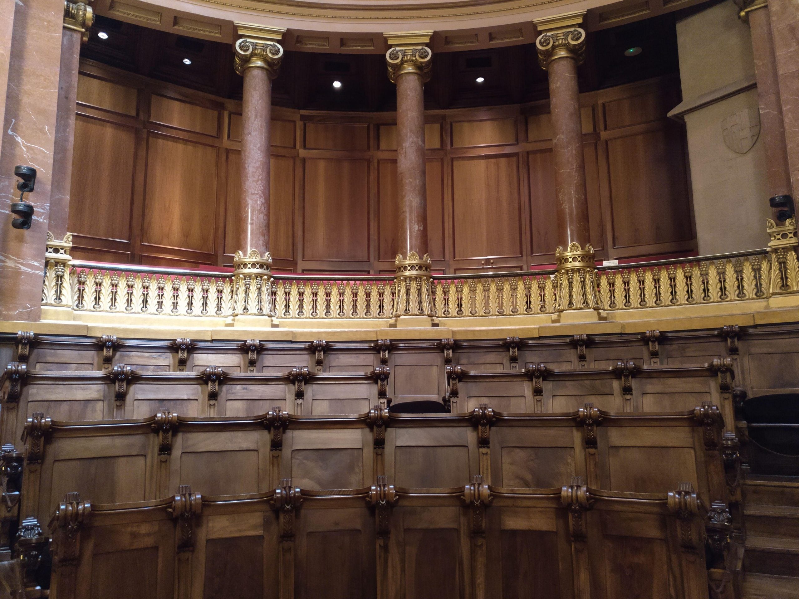 Sala de plens de l'Ajuntament de Barcelona / MMP