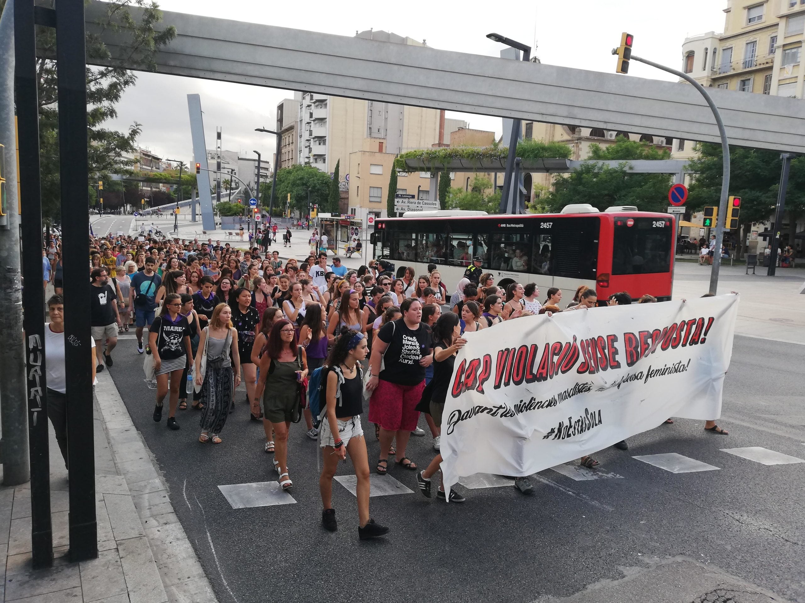 Manifestació per l'agressió sexual d'una noia en tornar de les festes de Gràcia / X.F.