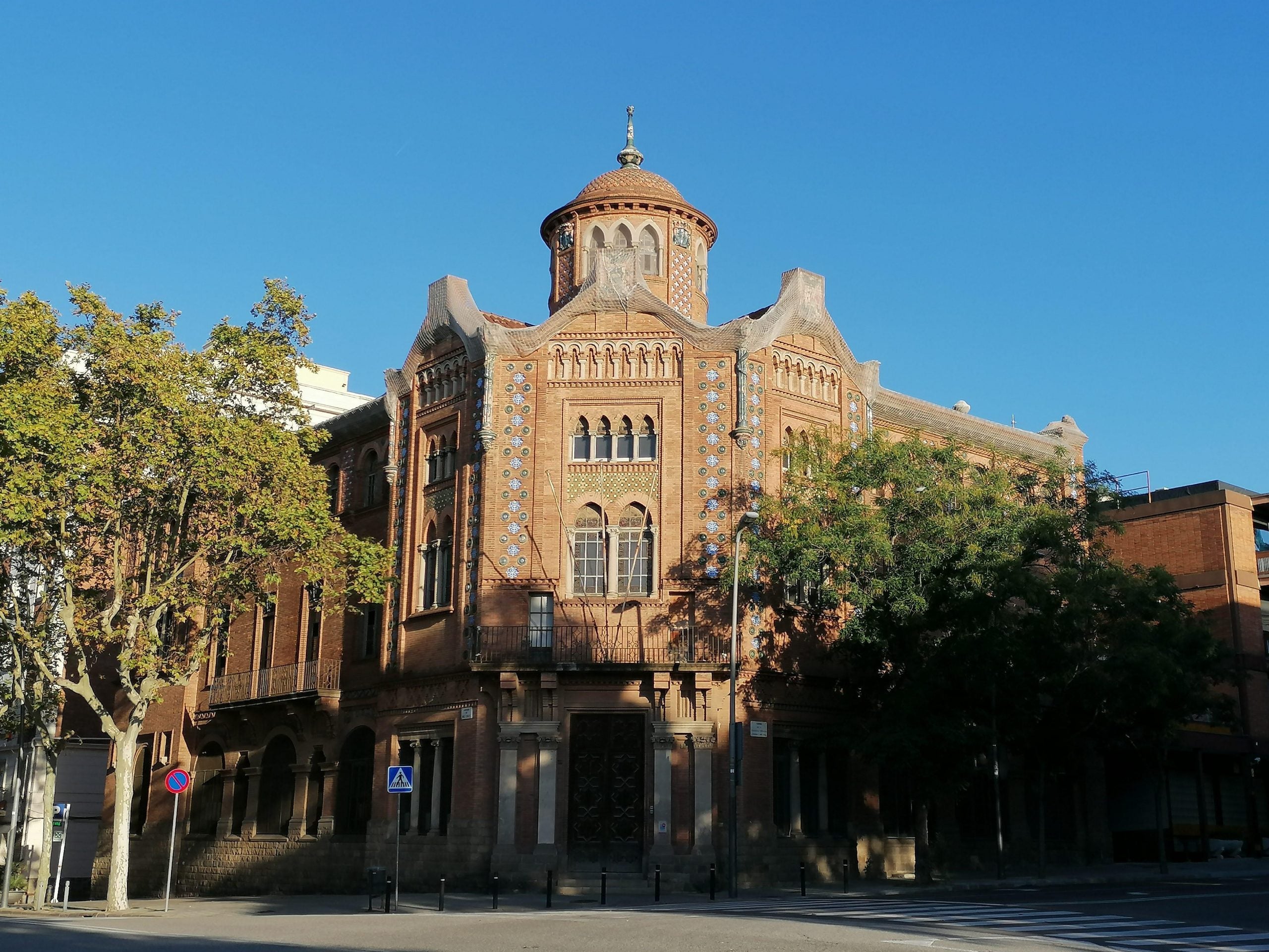 Casa de la Premsa, a l'avinguda Rius i Taulet de Montjuïc / Meritxell