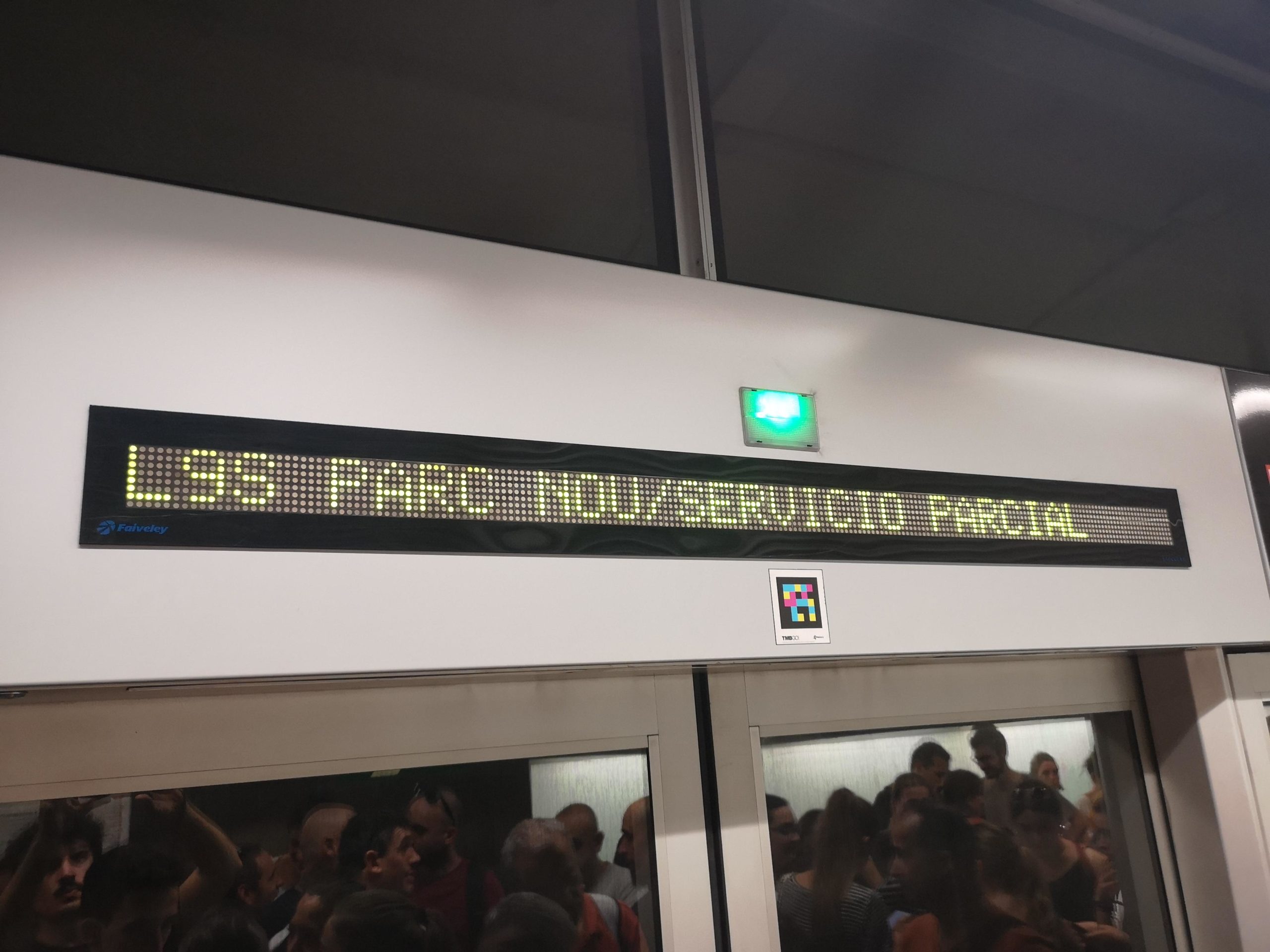 El servei de metro de la L9 parcialment interromput perquè els manifestants no arribin a l'aeroport per protestar contra la sentència de l'1-O / D.C.