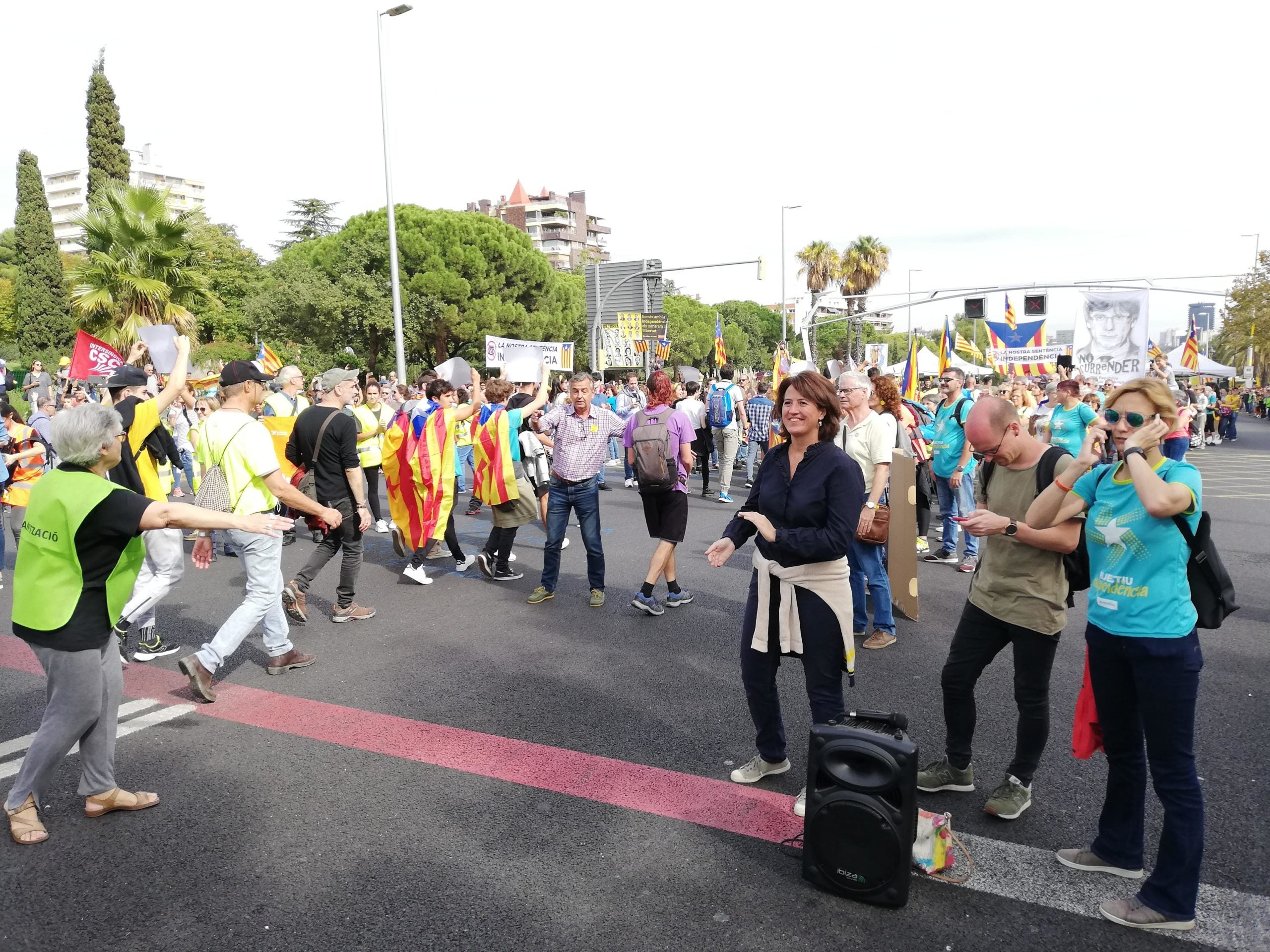 Arribada de les marxes de Tarragona i Tàrrega per la Diagonal, amb la participació de la presidenta de l'ANC, Elisenda Paluzie / X.F.C.