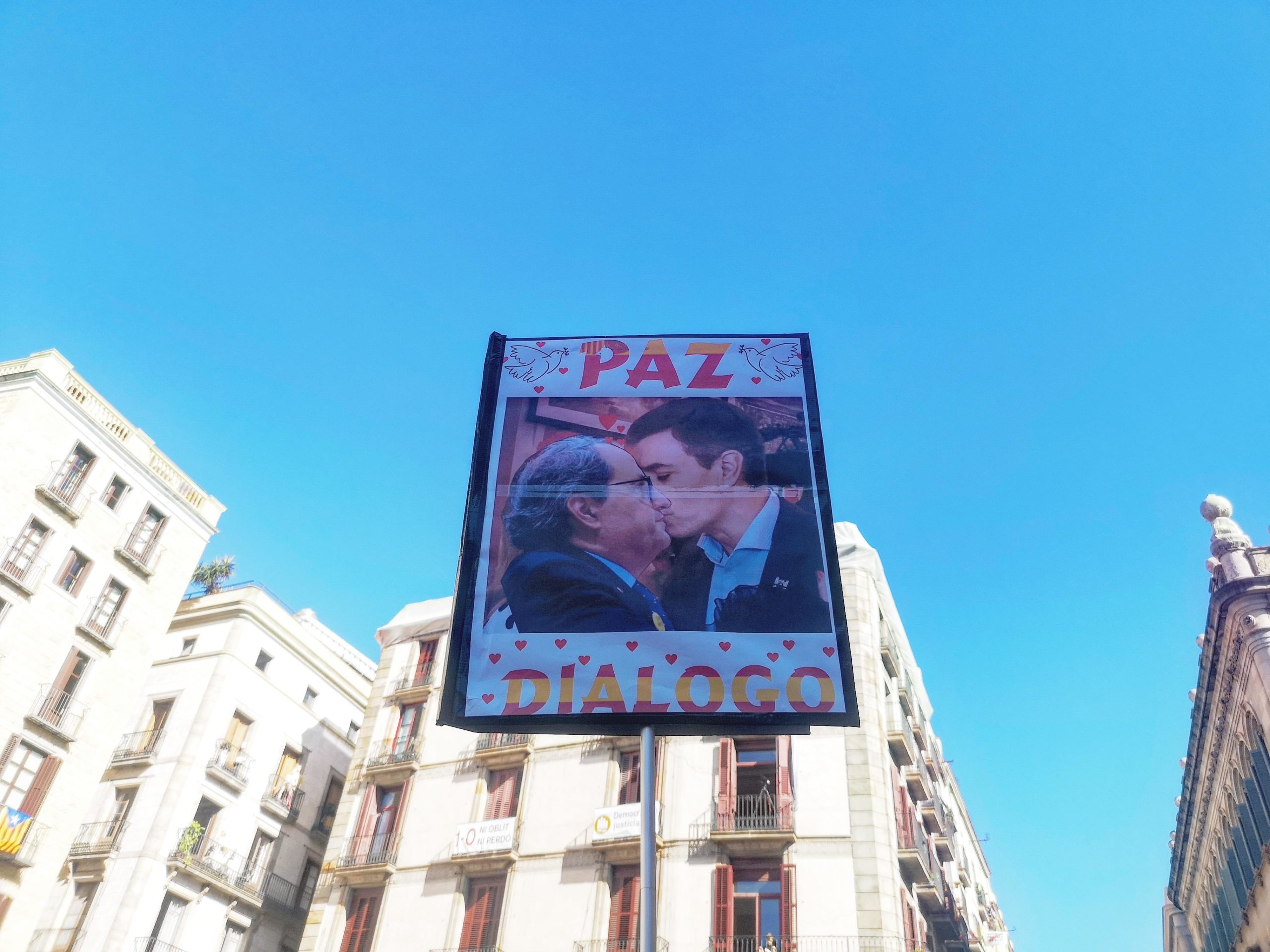Pancarta de Torra i Sánchez a la manifestació de Parlem, aquest migdia / D.C: Pancarta de Torra i Sánchez a la manifestació de Parlem, aquest migdia / D.C: