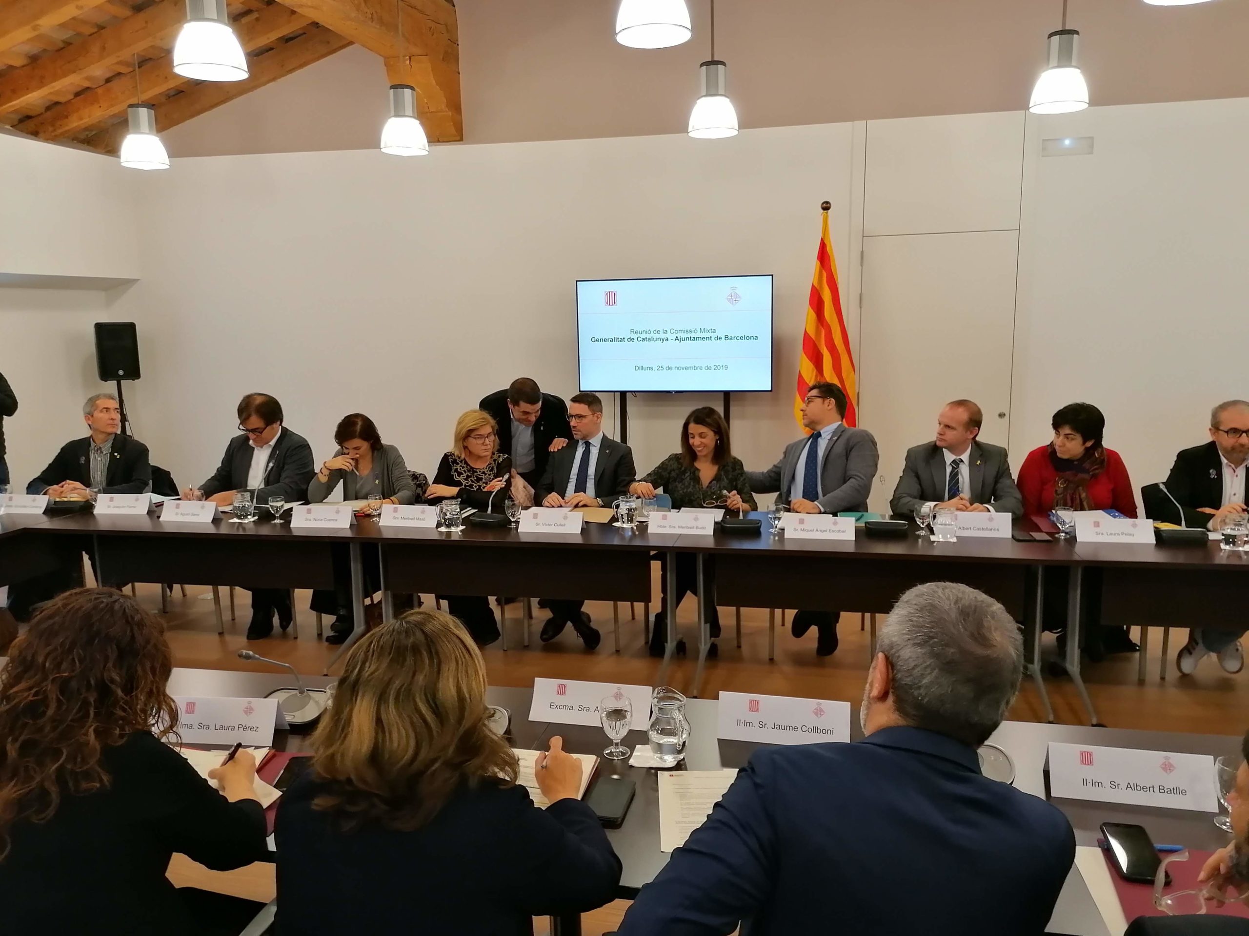 El Govern català, a la reunió de la comissió mixta Ajuntament-Generalitat / Meritxell M. Pauné