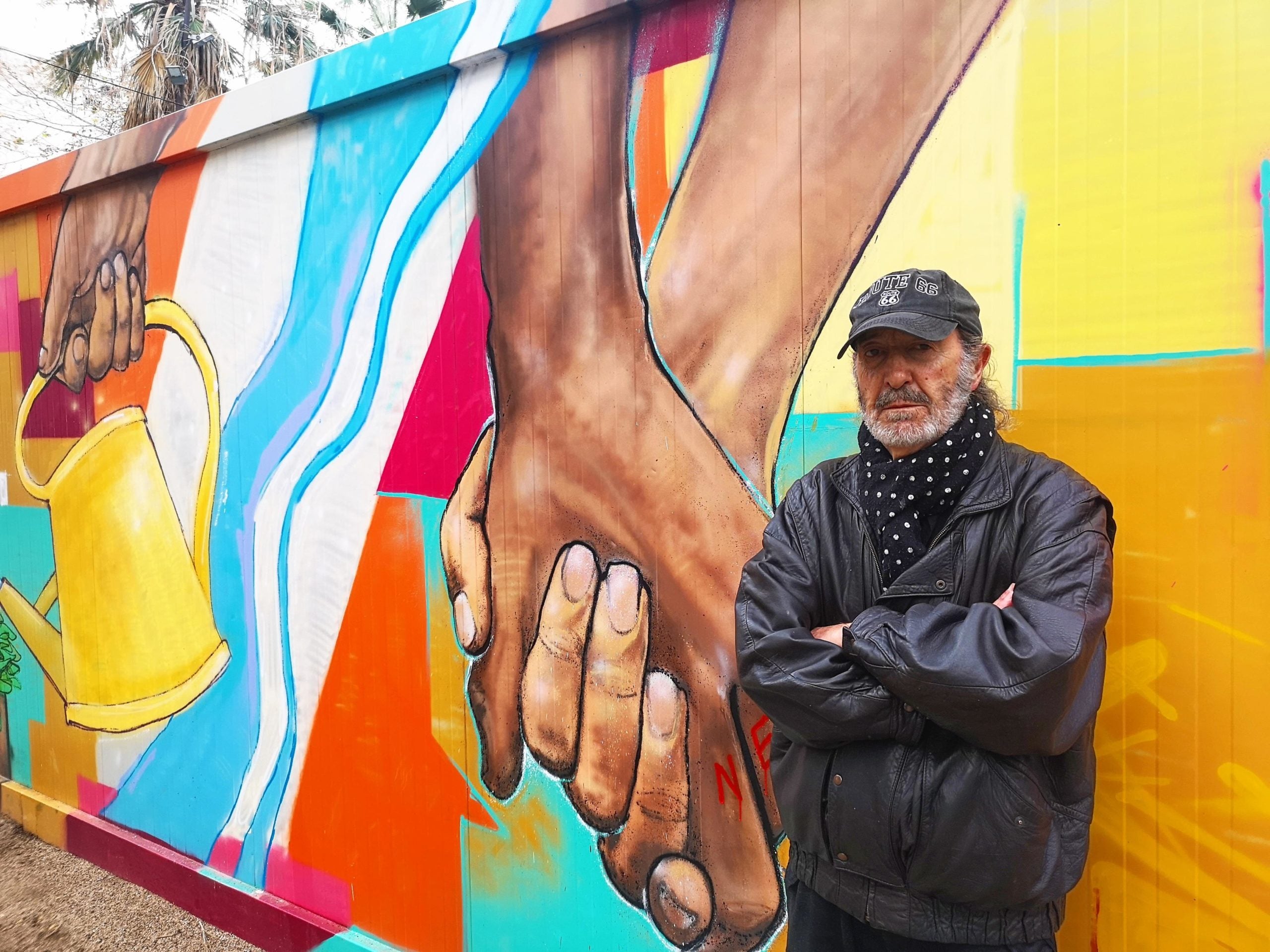 Miquel Fuster, un antic sensellar, a la rambla del Raval / D.C.