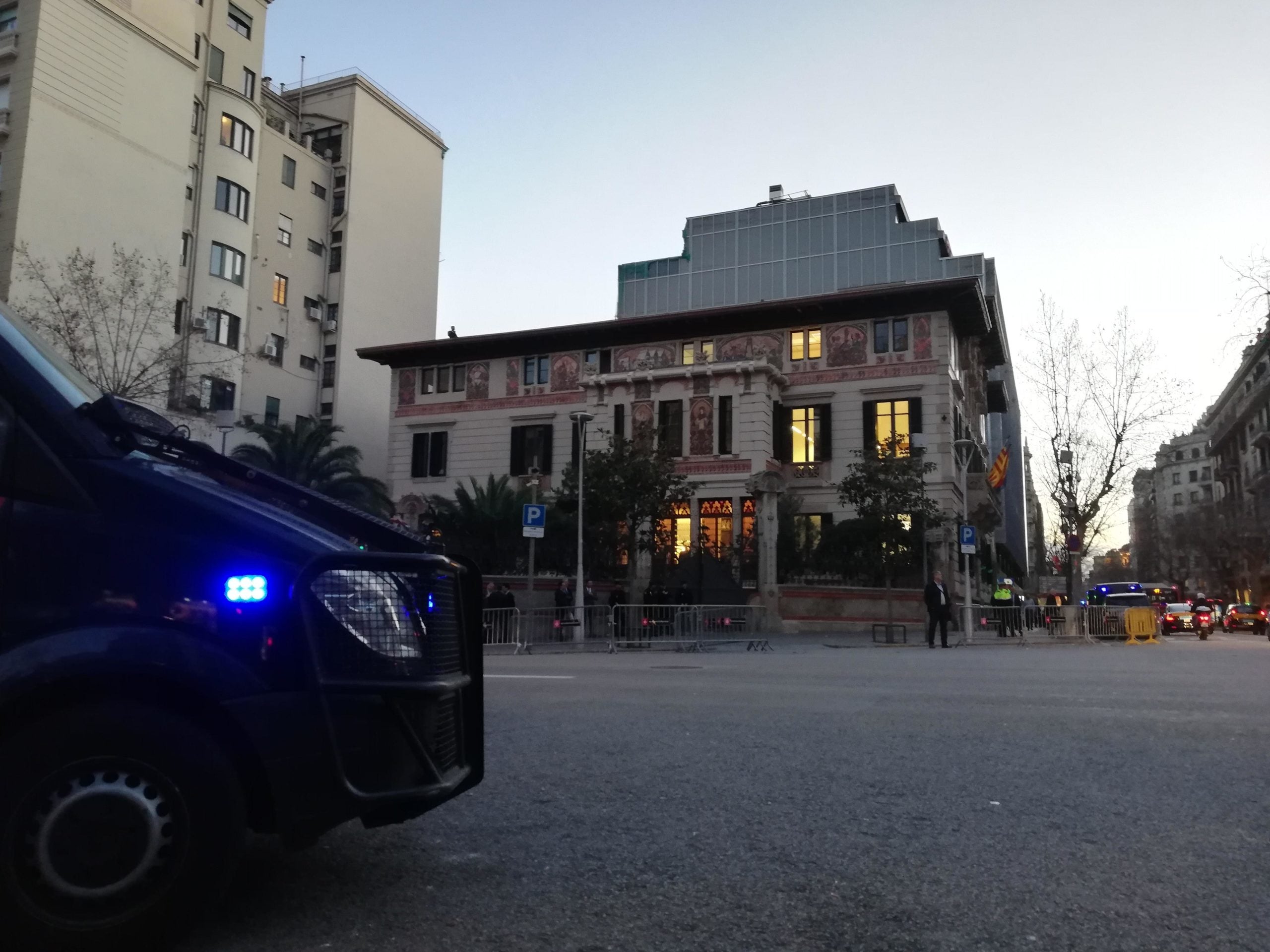 La delegació del govern espanyol a Barcelona, blindada durant la visita de Pedro Sánchez / A.L.