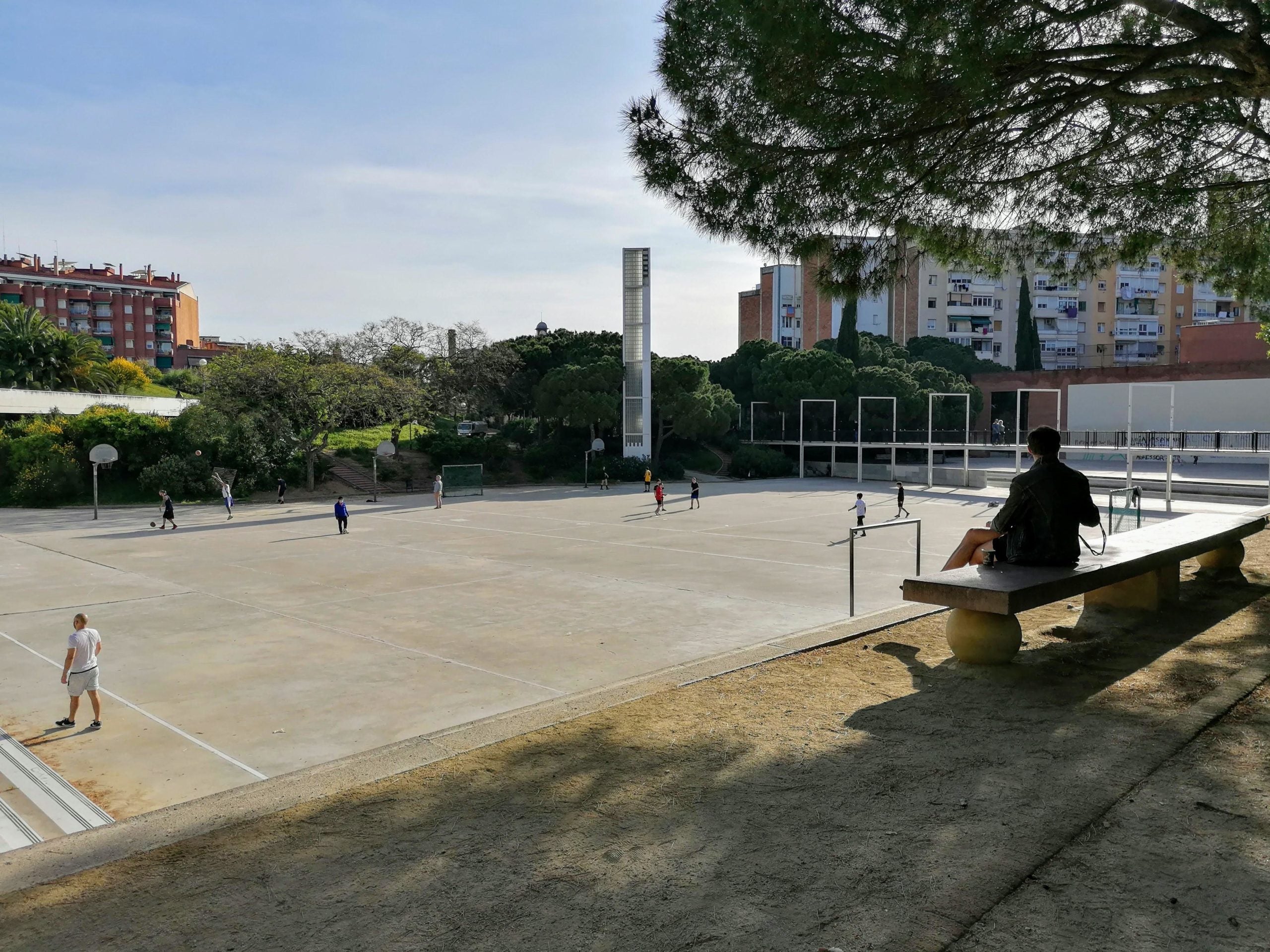 Esportistes al parc del Clot, en el segon matí de sortida lliure a Barcelona / MMP