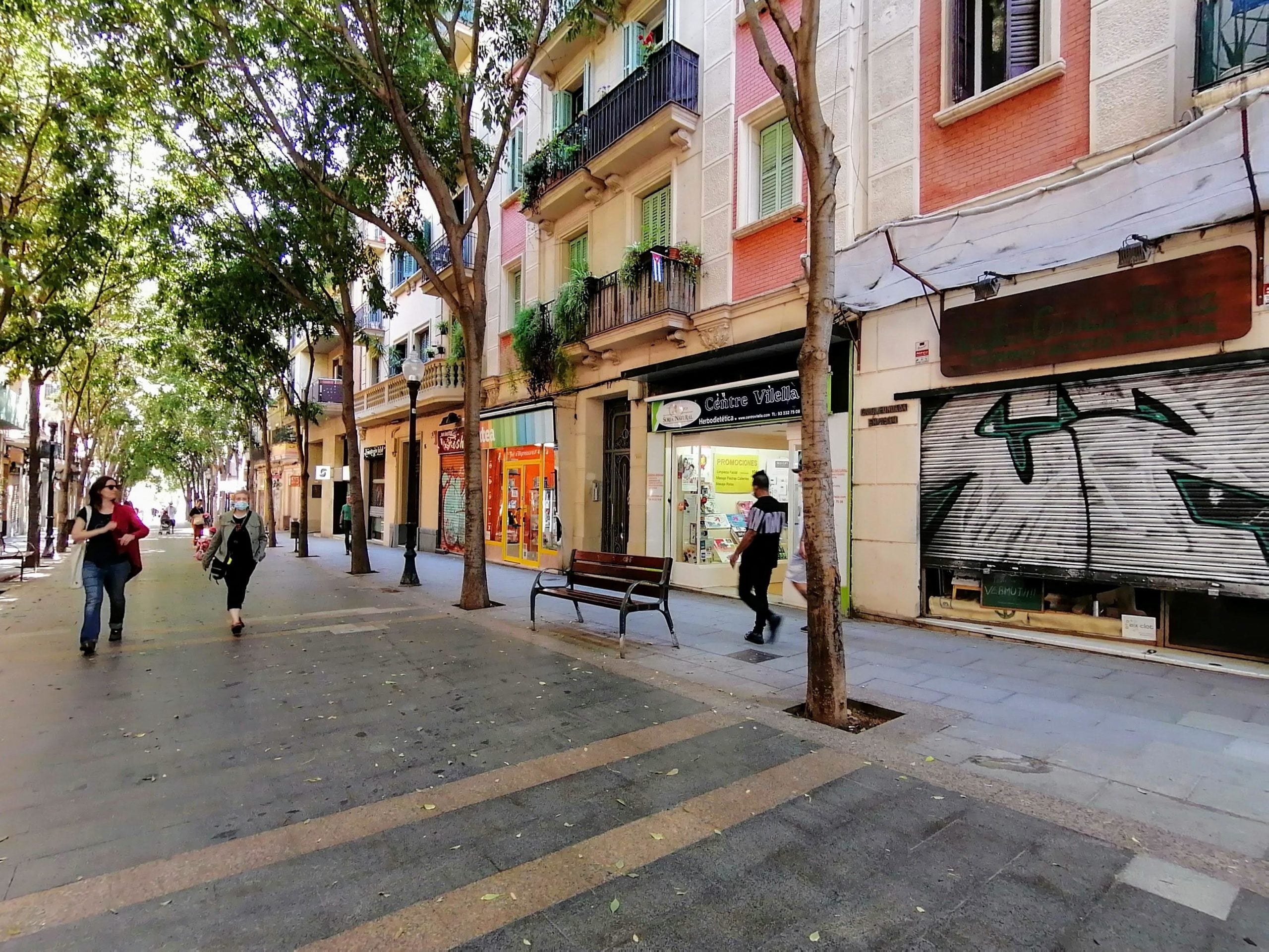 Botigues obertes al carrer Rogent, aquesta primavera / MMP