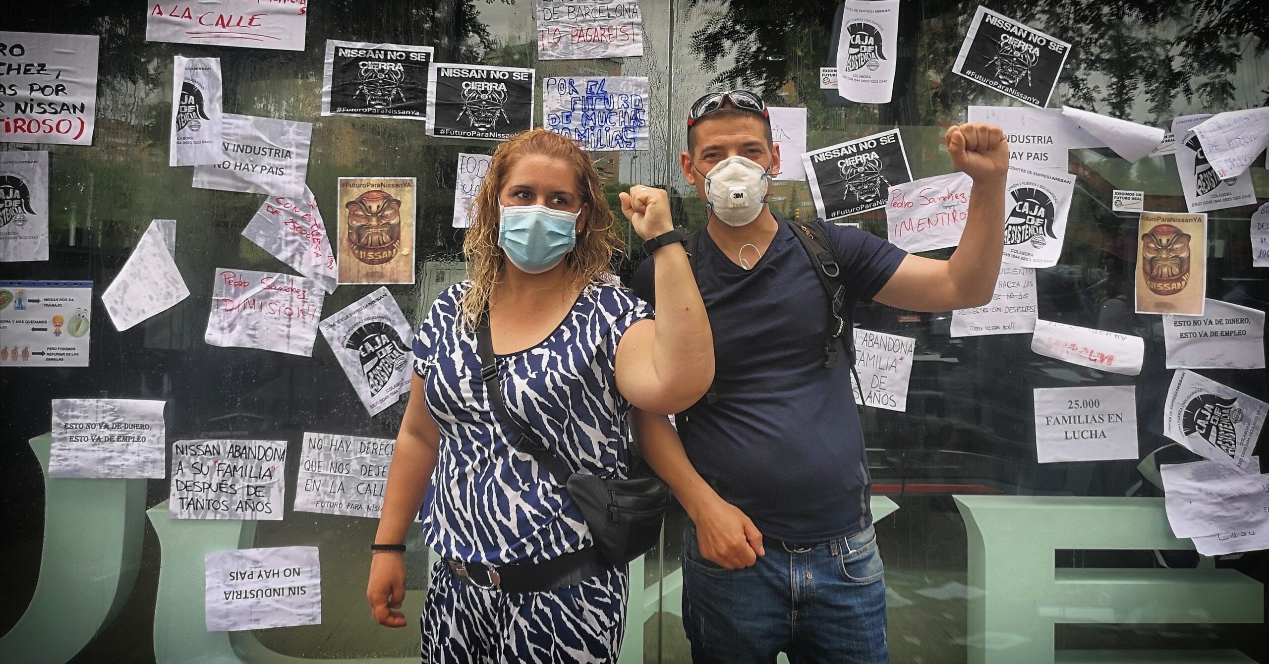 Sonia Campillo i Alberto Bouzo, treballadors de la planta de la Zona Franca de Nissan, aquest matí / D.C.