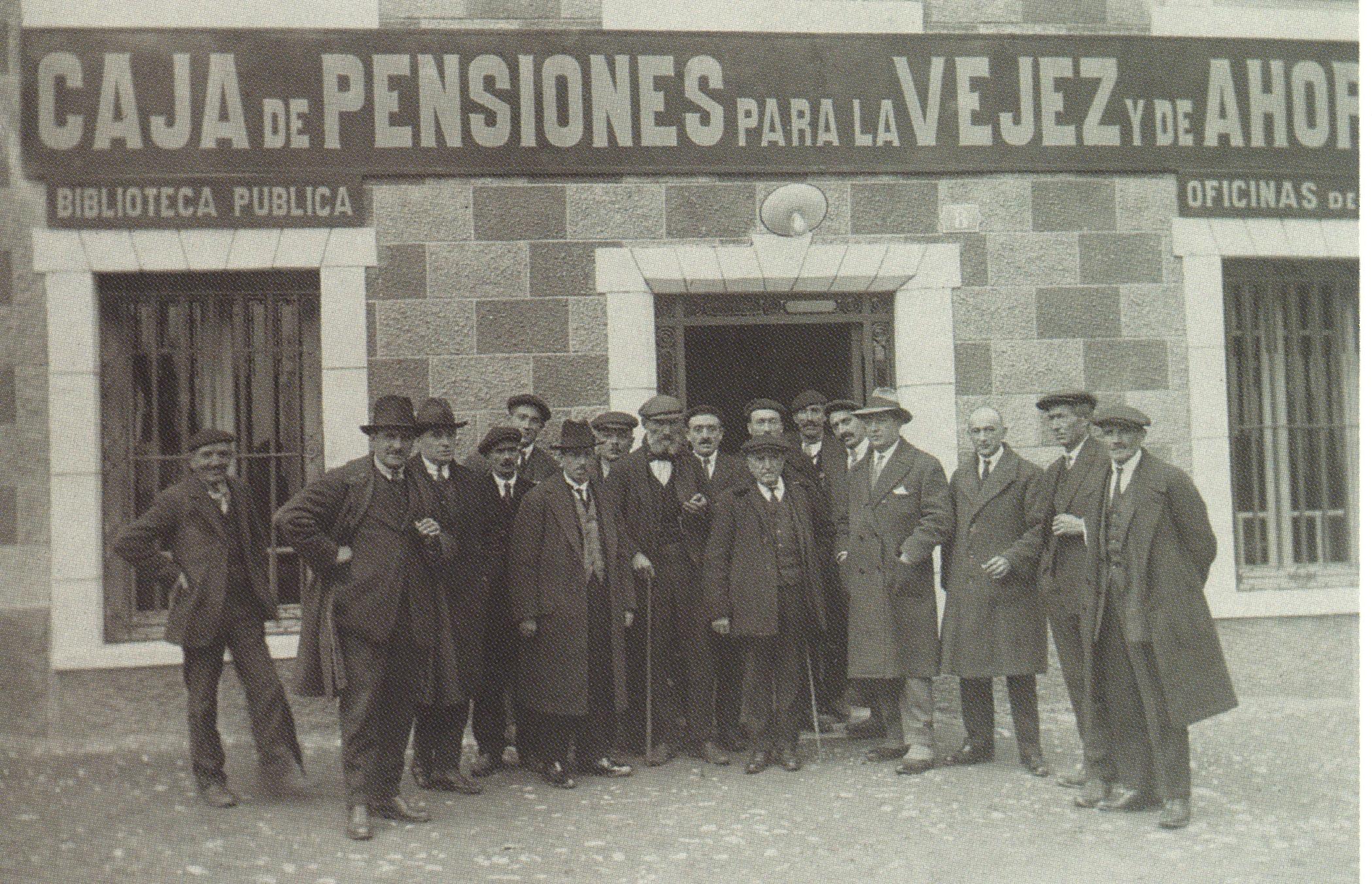 Inauguració d'una oficina a Viella el 1927 / Fundaci&oacute; Banc&agrave;ria 