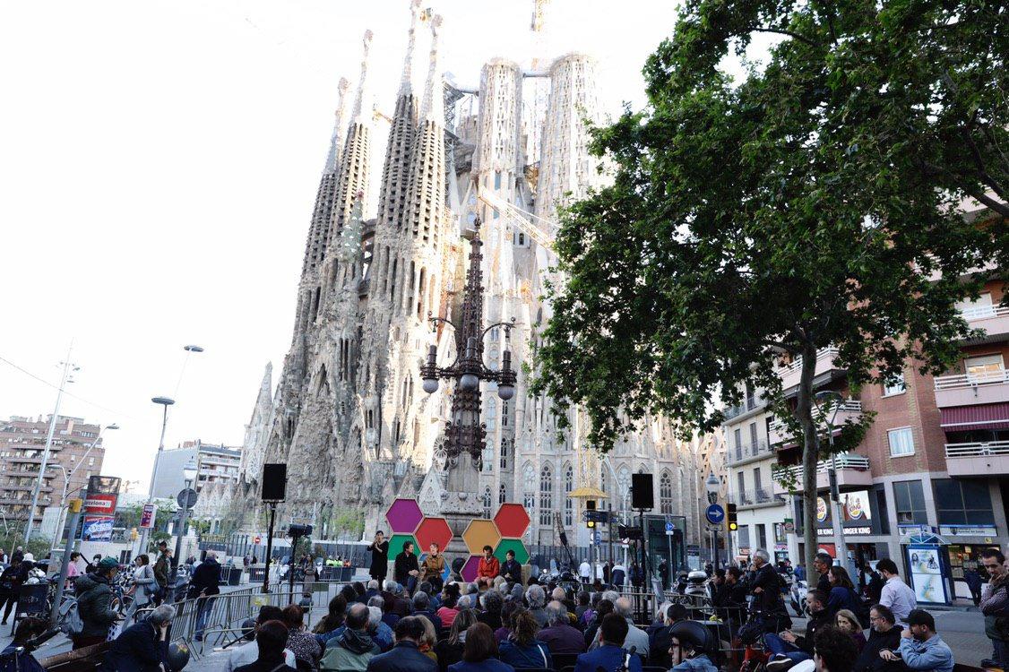 Janet Sanz en un míting electoral davant la Sagrada Família / BComú Janet Sanz en un míting electoral davant la Sagrada Família / BComú