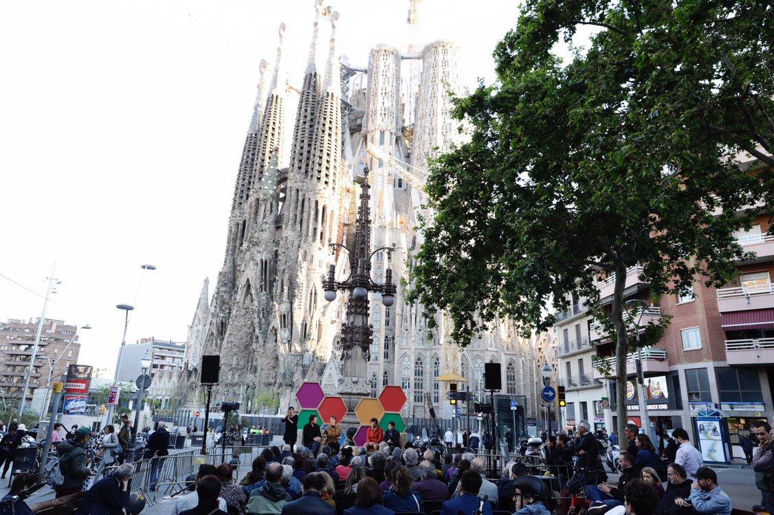 Janet Sanz en un míting electoral davant la Sagrada Família / BComú