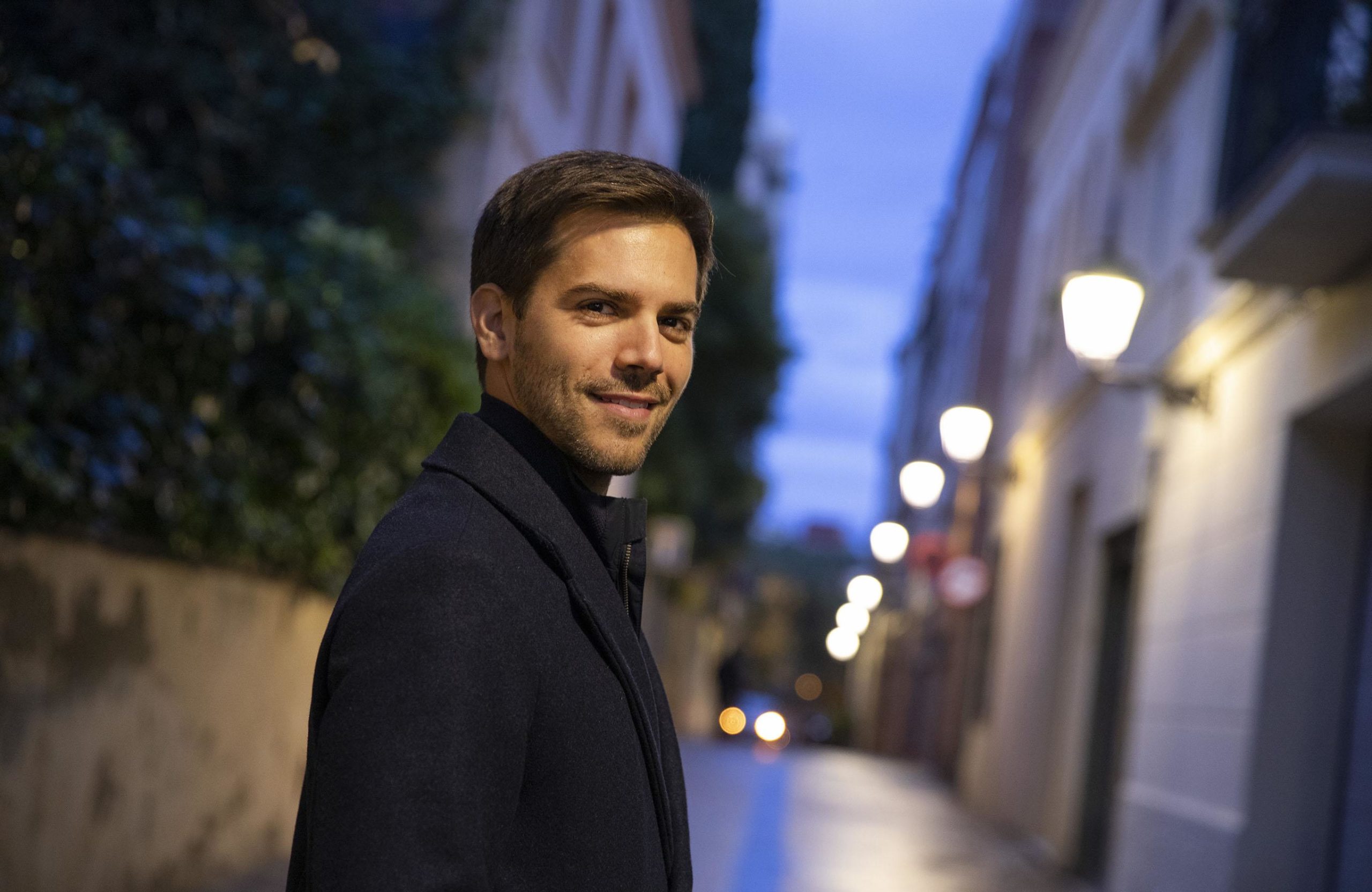 L'actor Marc Clotet, fotografiat abans de l'entrevista amb el TOT Barcelona | Jordi Play