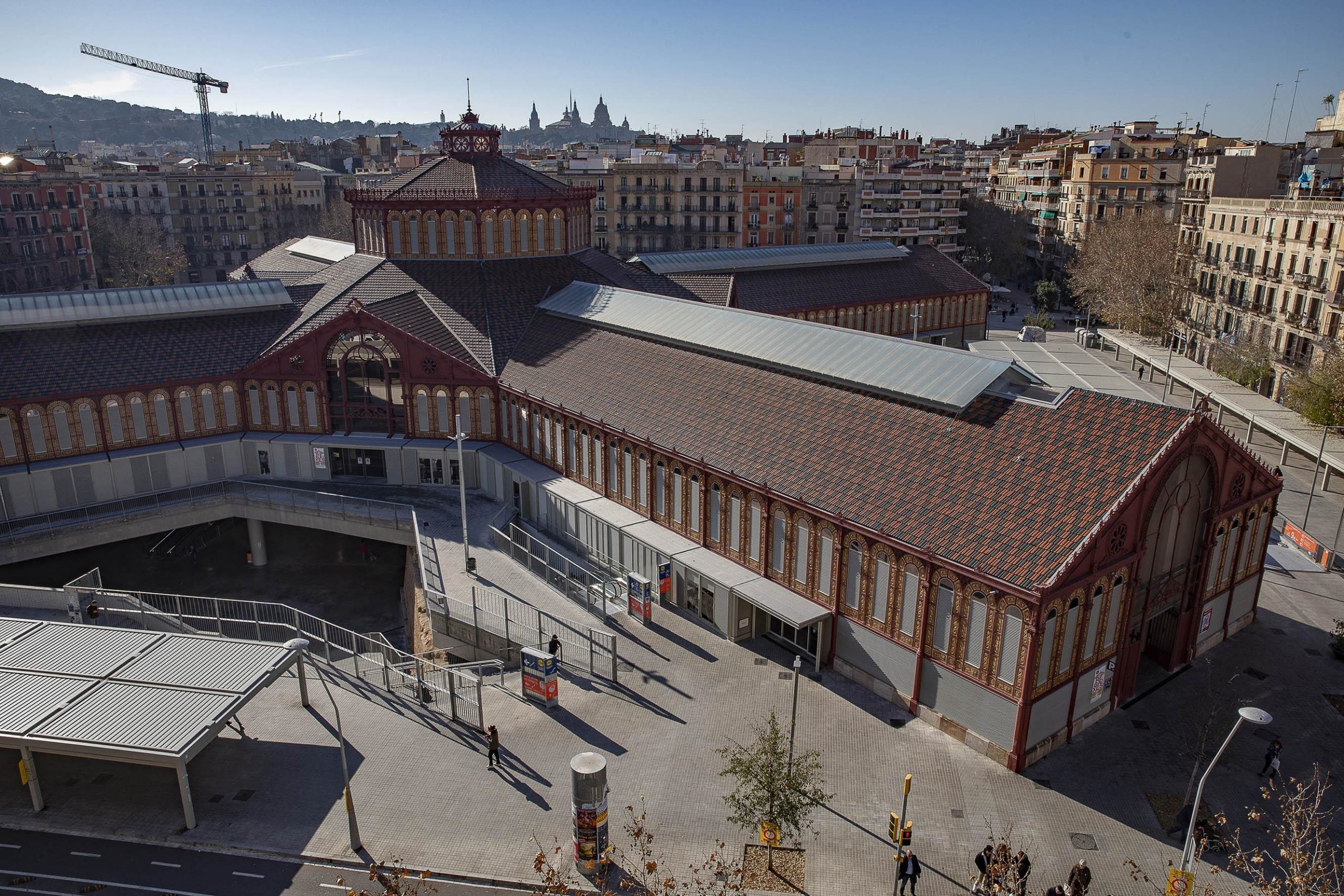 Vista del mercat de Sant Antoni / Jordi Play