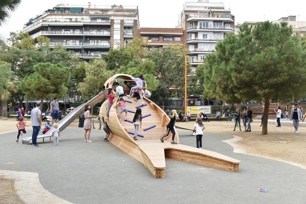 La nova oreneta de l'àrea de joc singular dels Jardins de la Indústria / Ajuntament de Barcelona