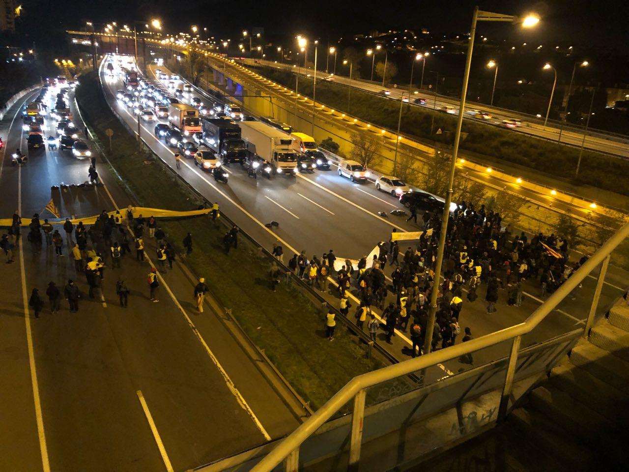 Tall a la ronda a Torre Baró pel 21-D / Tot Barcelona