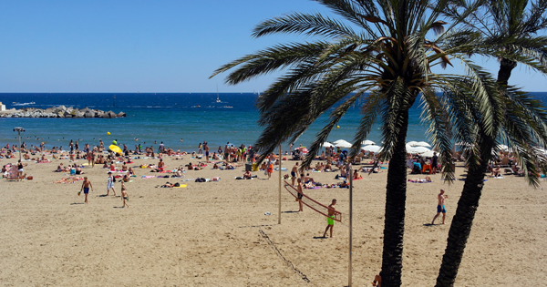 Imatge d'arxiu de la platja de Sant Sebastià / Ajuntament