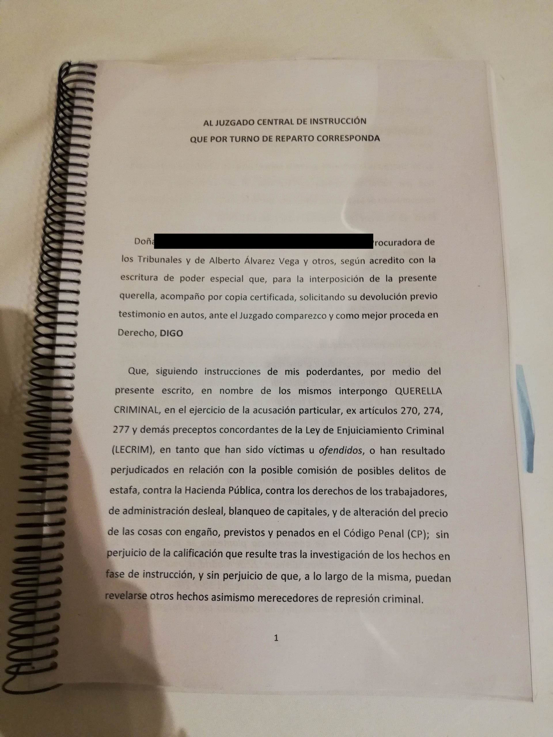 La primera pàgina de la querella dels taxistes contra Uber i Cabify. | A. L.