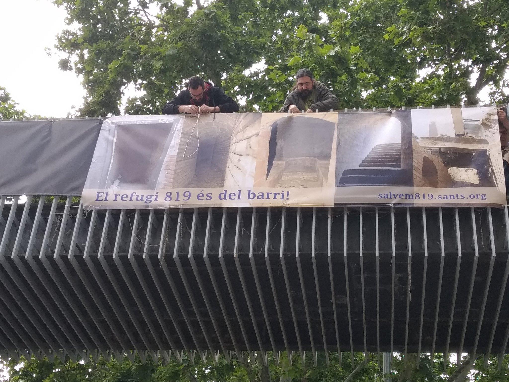 Pancarta en favor de la preservació del refugi 819 de Sants / Patrimonis Invisibles