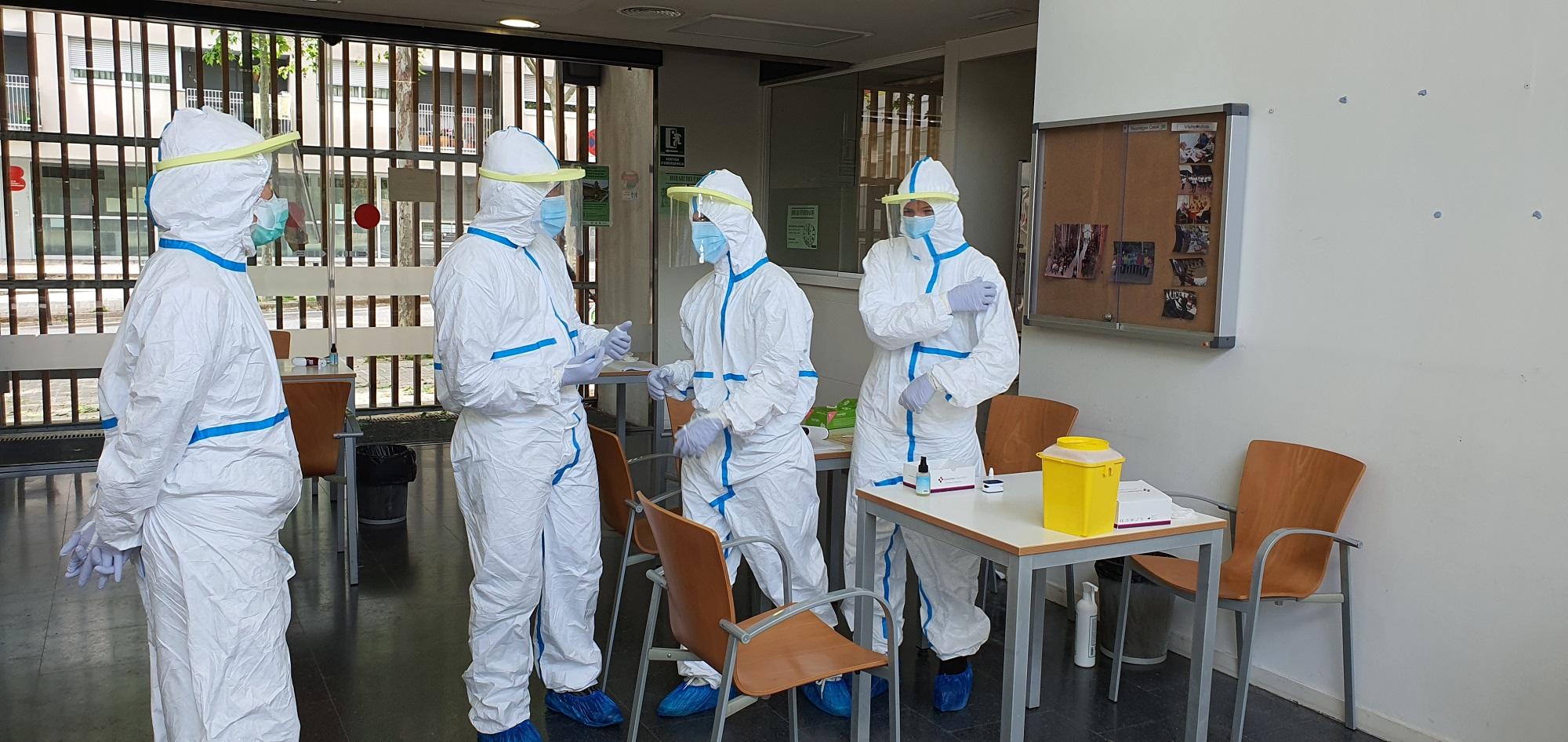 Equip de presa de mostres de l'EAP Sardenya per al primer estudi de prevalença del coronavirus a Barcelona