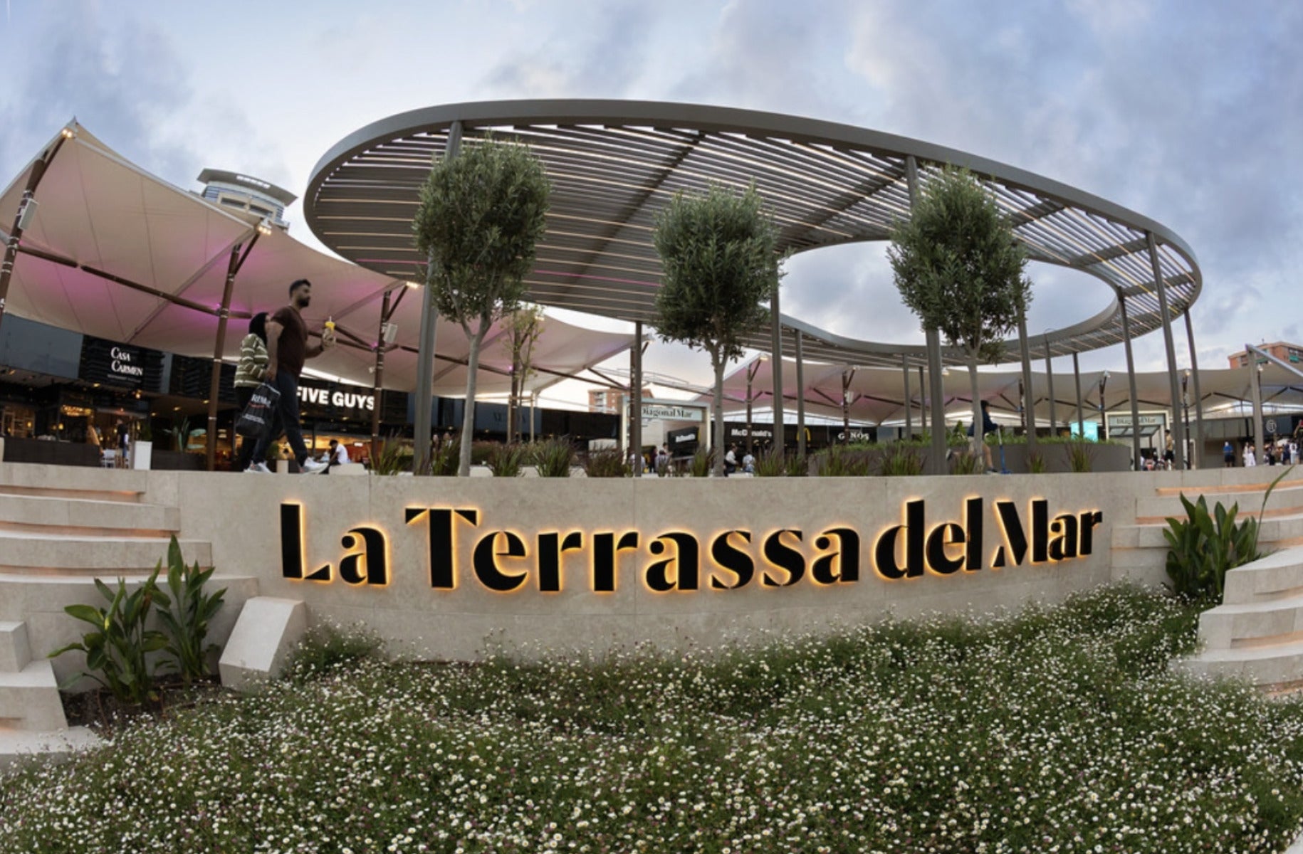 El centre comercial Diagonal Mar obrirà els diumenges fins al 13 de setembre de 12 h a 20 h DIAGONAL MAR 