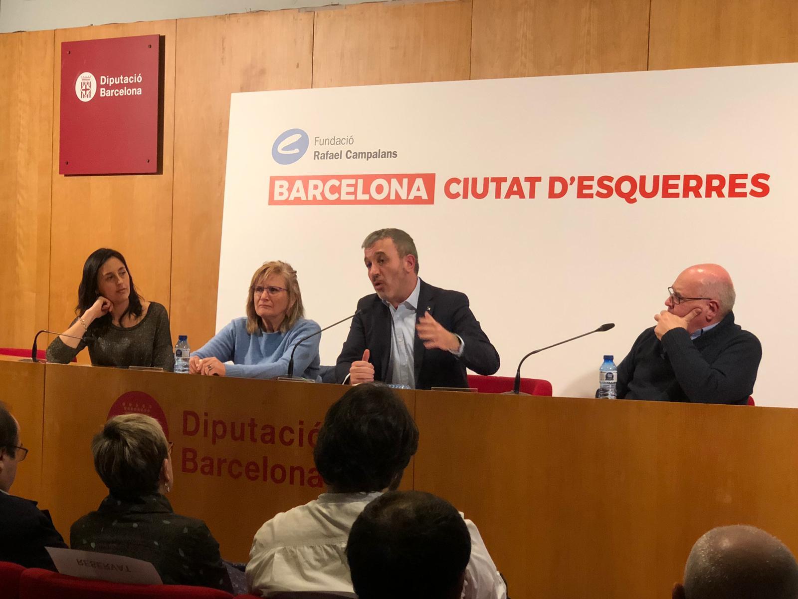 Imma Mayol i Lluís Rabell, a costat i costat de Jaume Collboni / PSC Barcelona