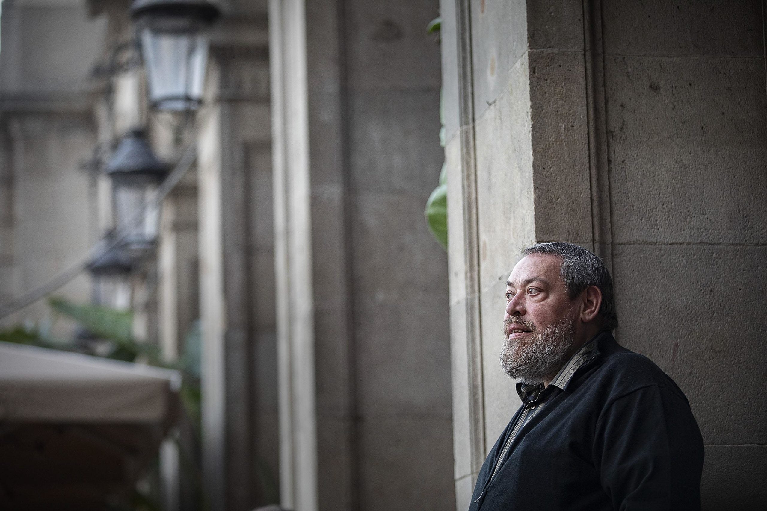 Xavier Theros, als porxos de la plaça Reial / Jordi Play Xavier Theros, als porxos de la plaça Reial / Jordi Play