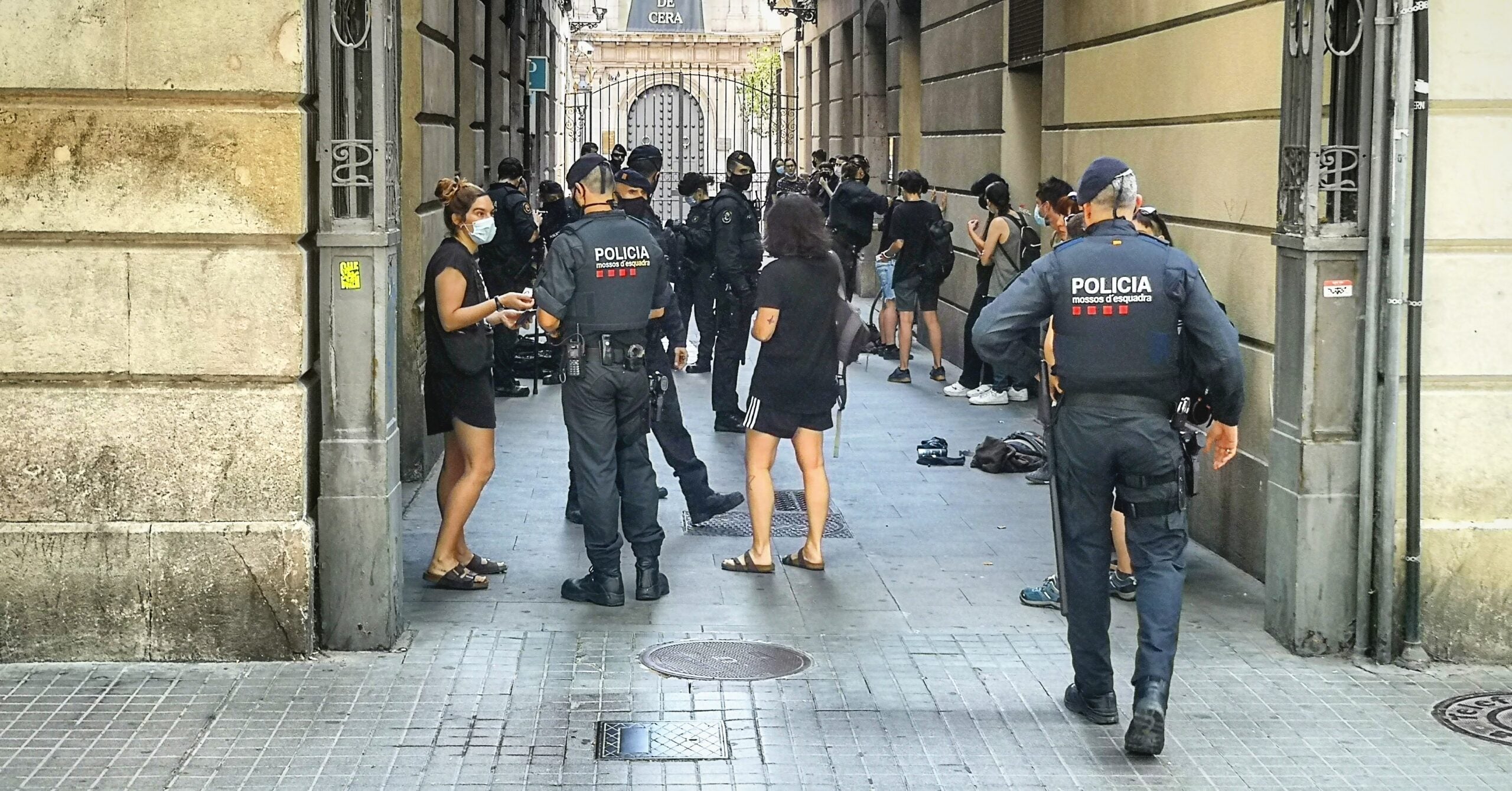 El punt on s'han tancat els Mossos els antifeixistes per identificar-los / D.C.
