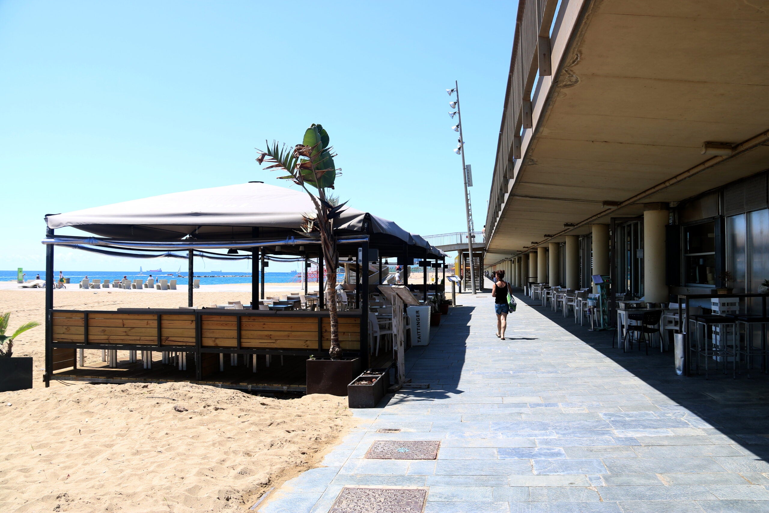 El restaurant i bar a peu de la platja de la Barceloneta Arenal, el 31 de maig del 2020 / ACN