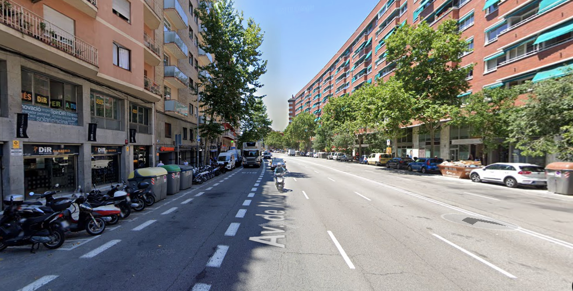 El tram que ampliarà la vorera de l'avinguda Madrid / Google Maps