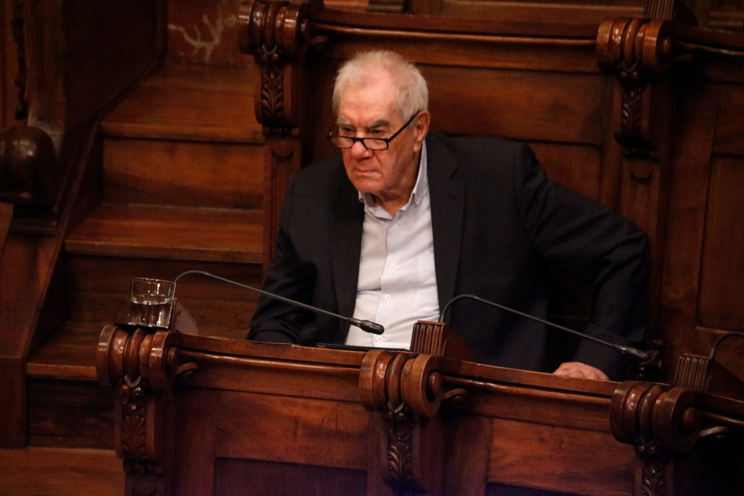 El president del grup municipal d'ERC, Ernest Maragall, en el ple de l'Ajuntament de Barcelona / ACN