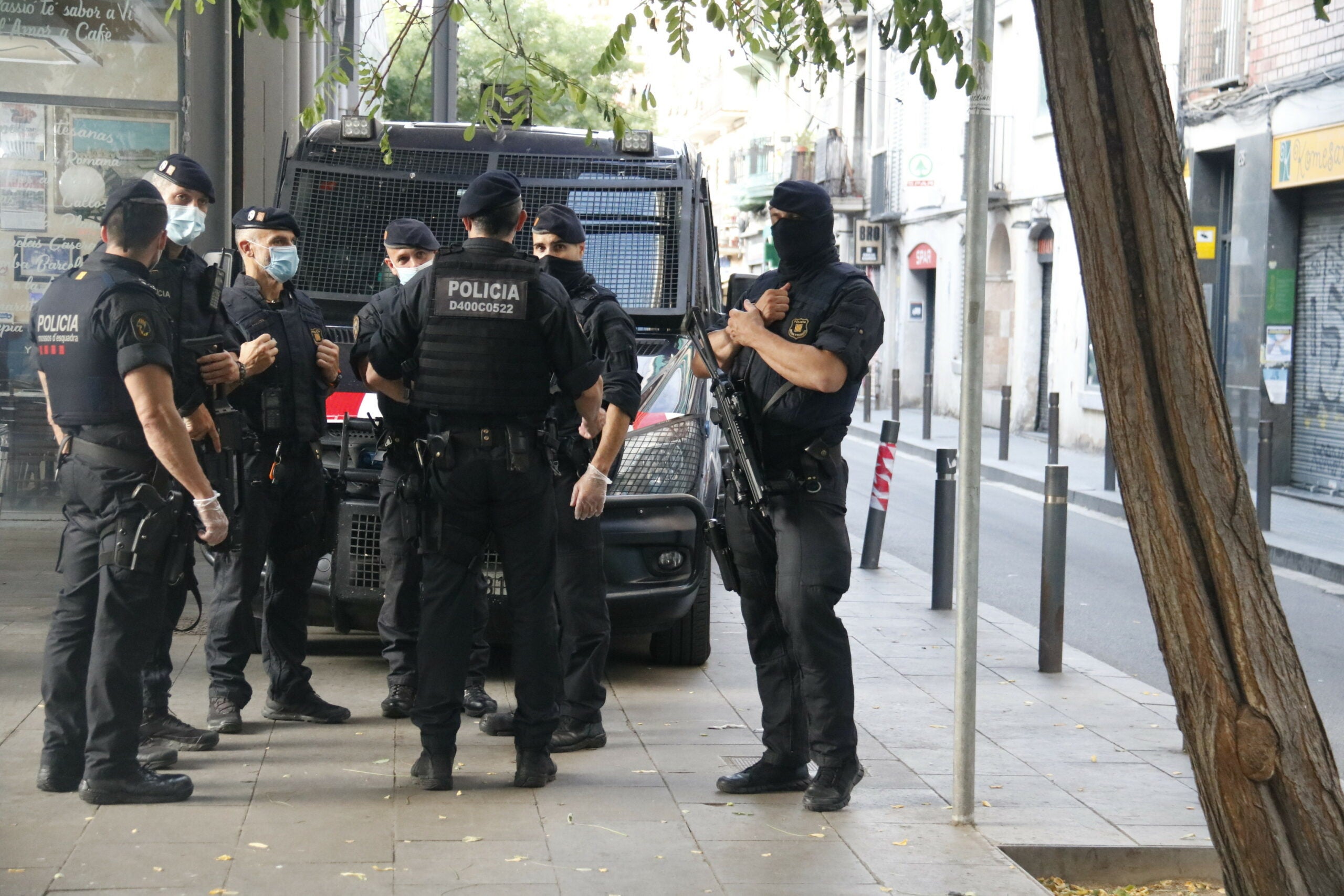 Un grup de Mossos d'Esquadra desplegats a l'operació antiterrorista de la Barceloneta / ACN 