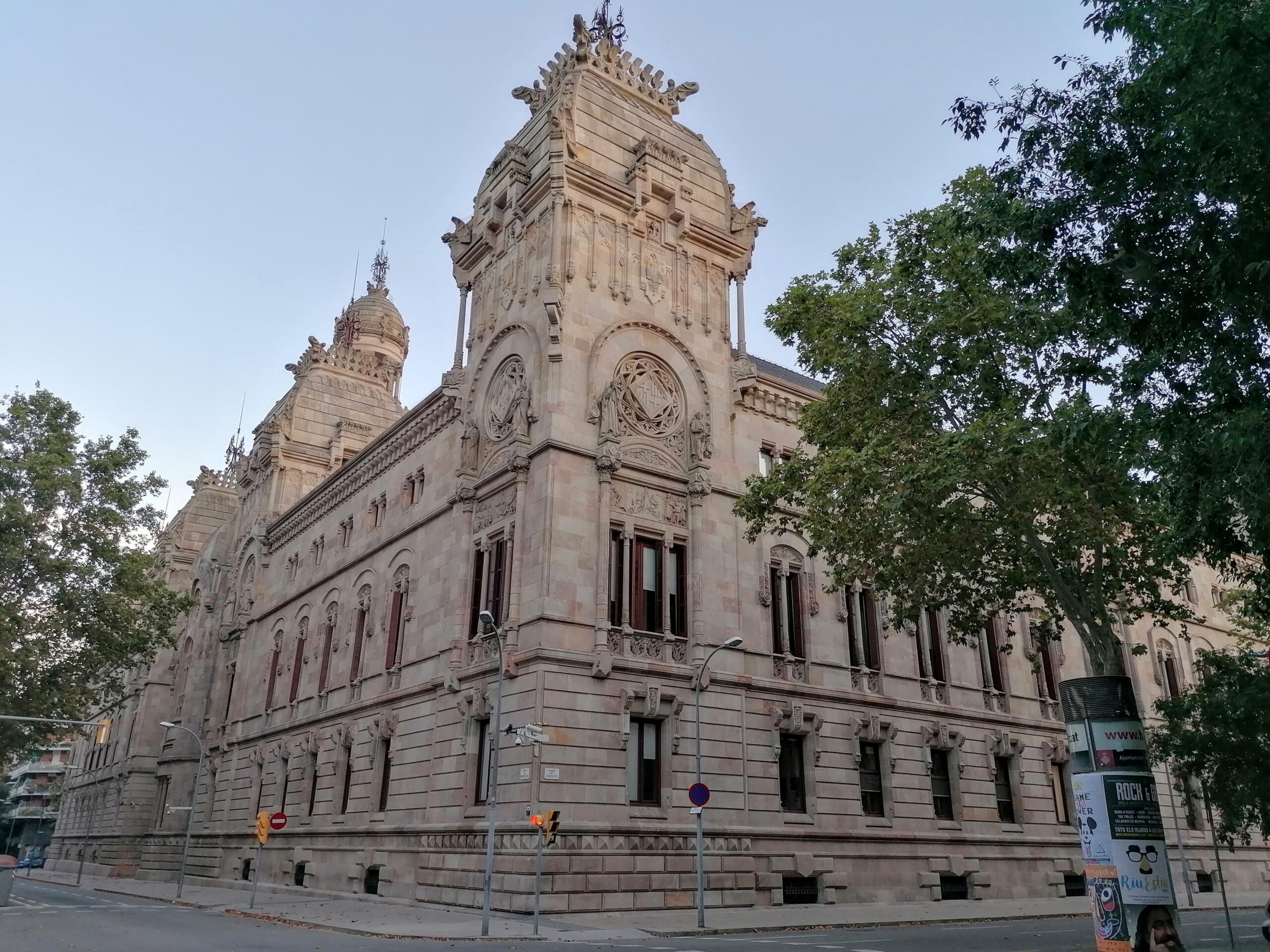 Vista del Palau de Justícia, que acull diverses sales del Tribunal Superior de Justícia de Catalunya (TSJC) / TOT Bcn