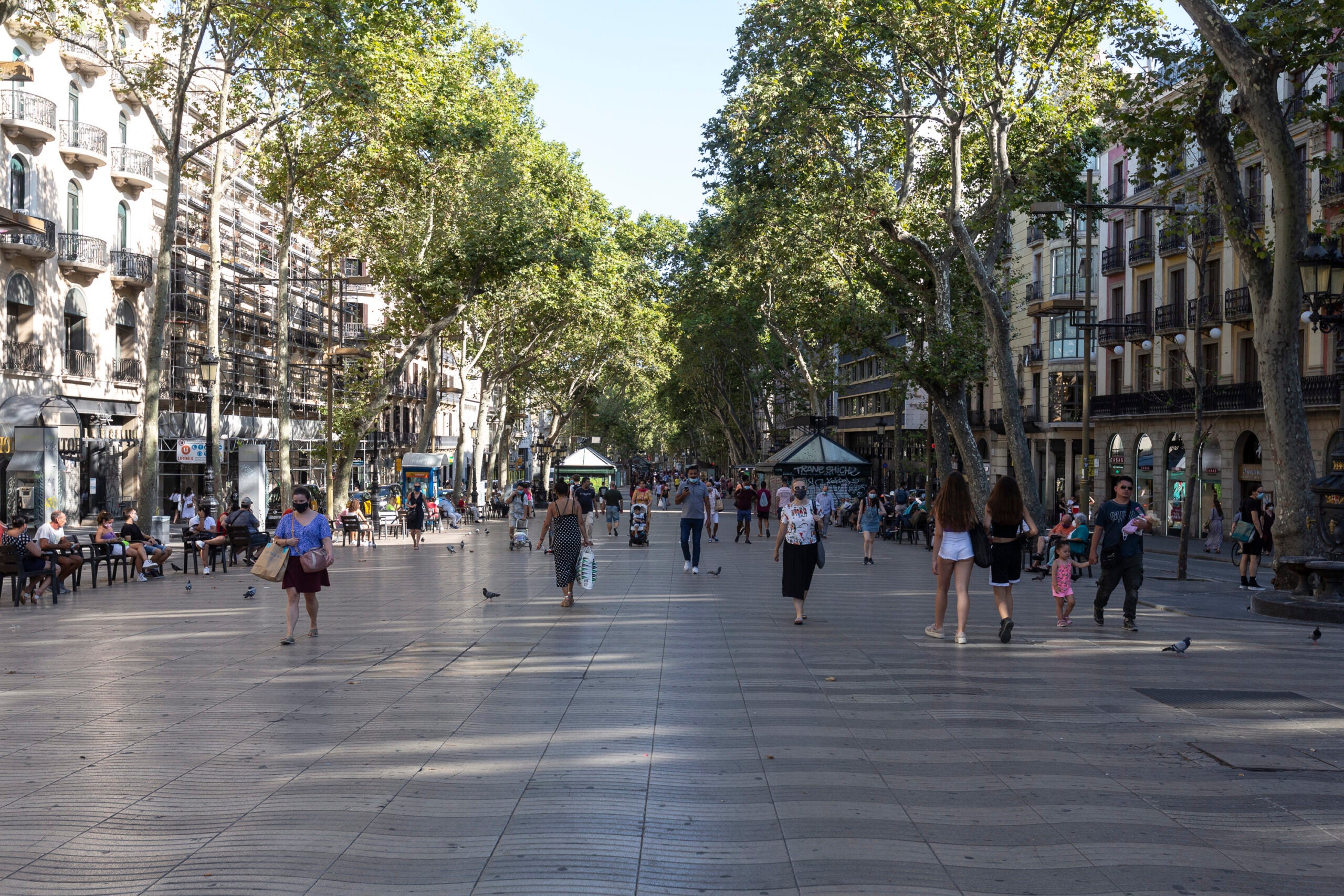 Baixa afluència a la Rambla en ple juliol, per la crisi del coronavirus / Mireia Comas