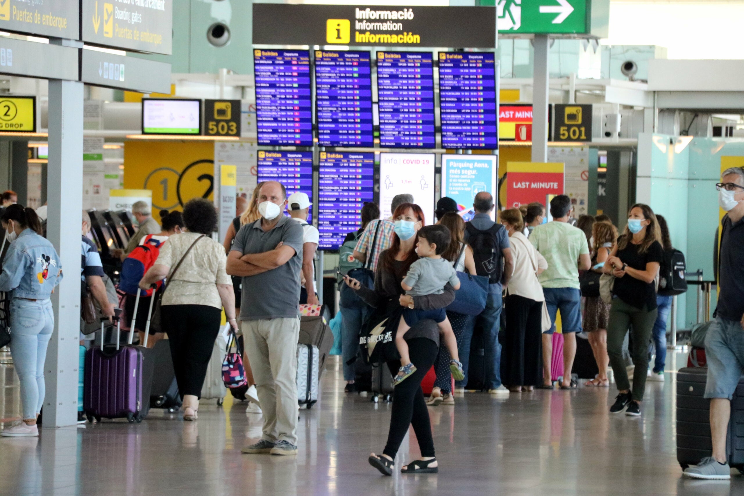 La policia ha extremat els controls per verificar les PCR dels viatgers / ACN