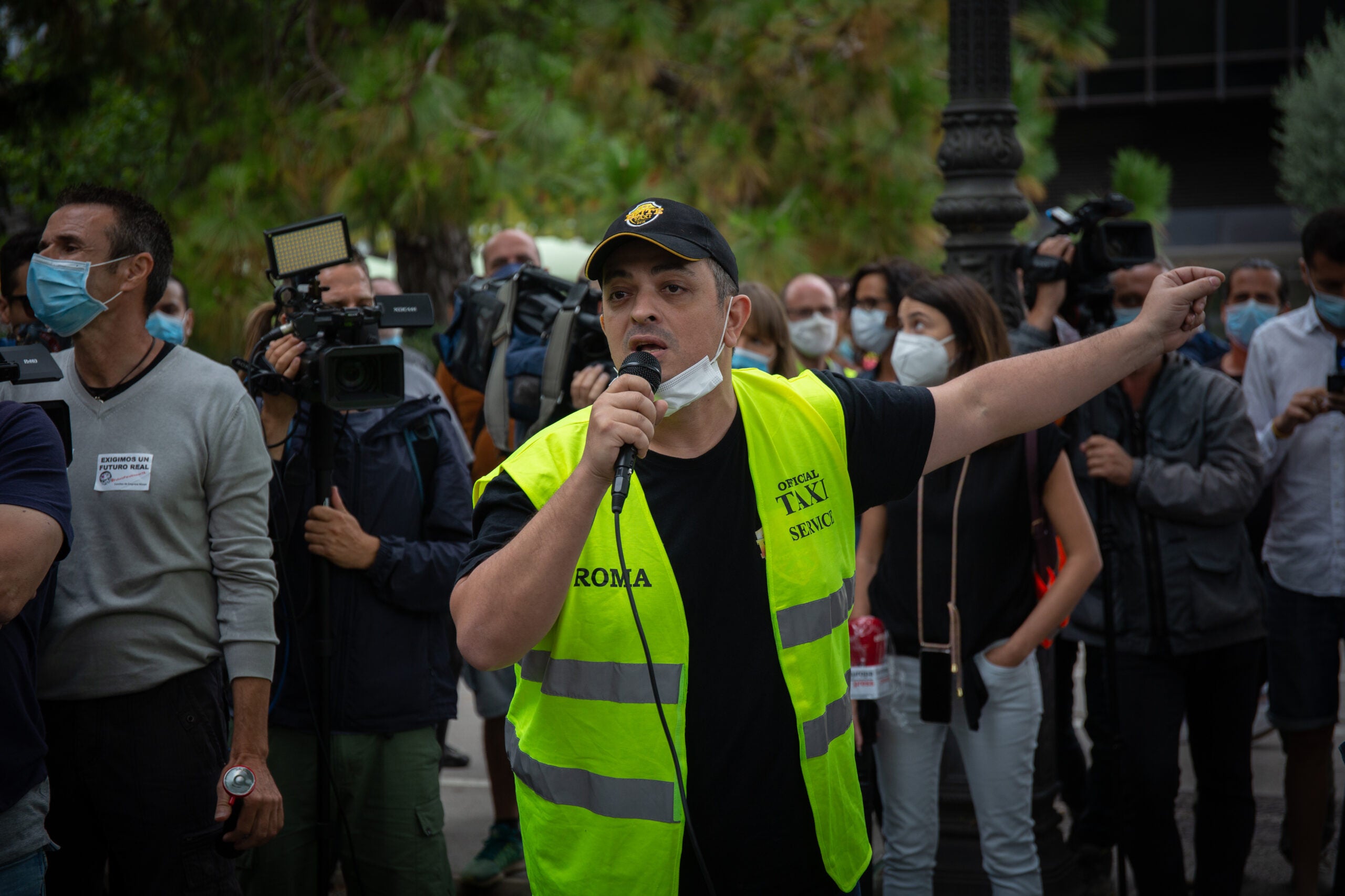 El portaveu del sindicat Élite Taxi, Tito Álvarez, durant una de les marxes lentes convocades per Nissan / Europa Press