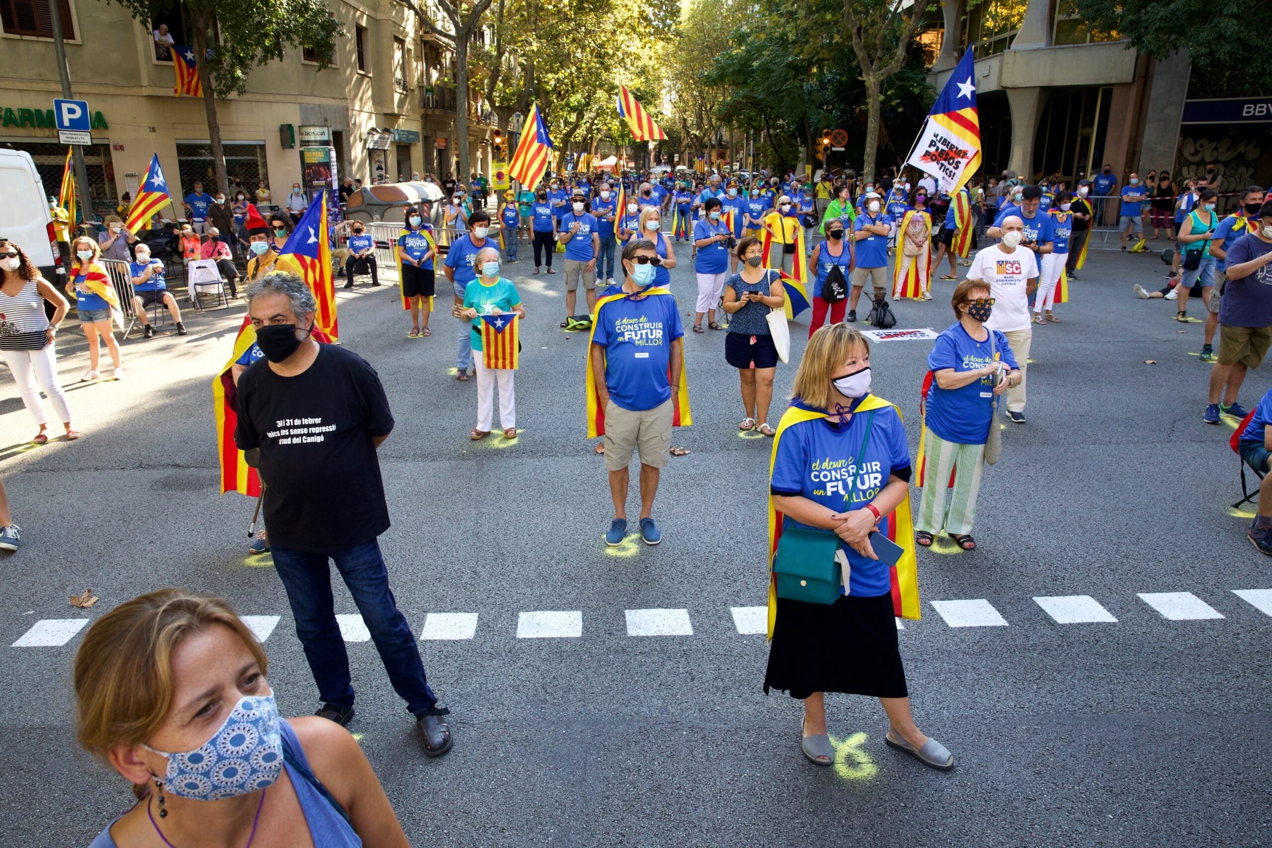 Concentració per la Diada davant de la seu de la Seguretat Social / Jordi Play