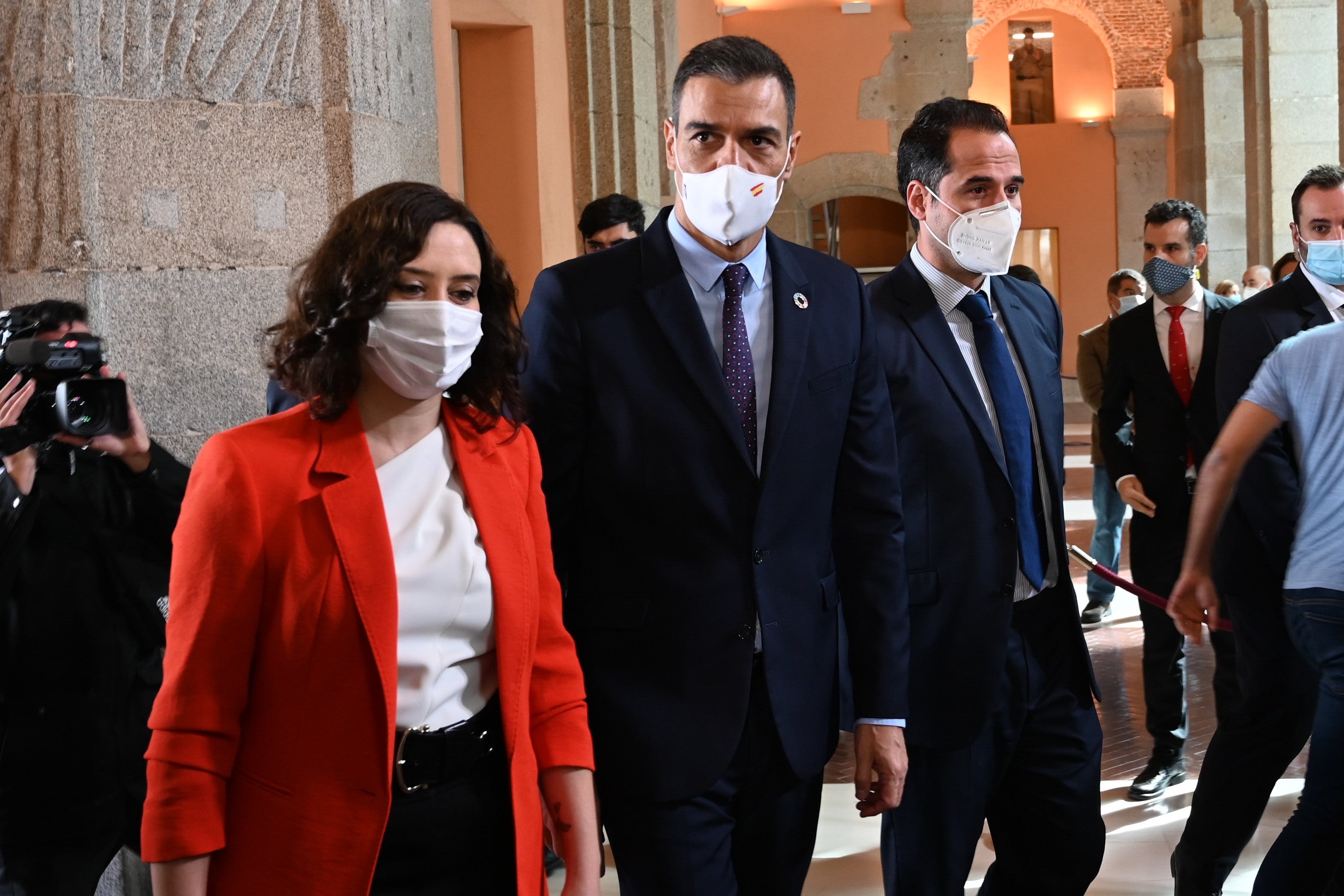 Isabel Díaz Ayuso i el president del govern espanyol, Pedro Sánchez a la seu de la comunitat de Madrid / ACN