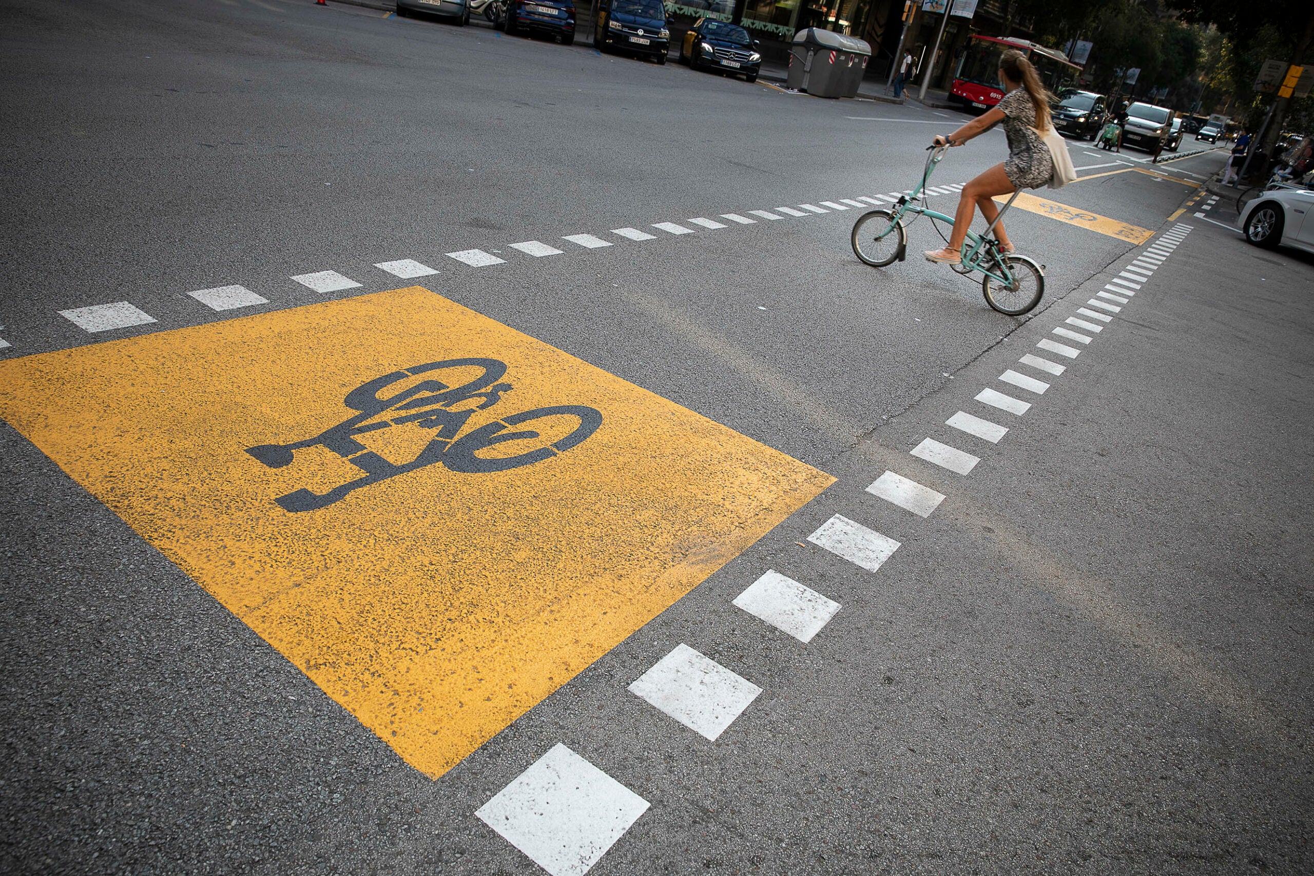 Imatge d'arxiu d'un carril bici de Barcelona / Jordi Play