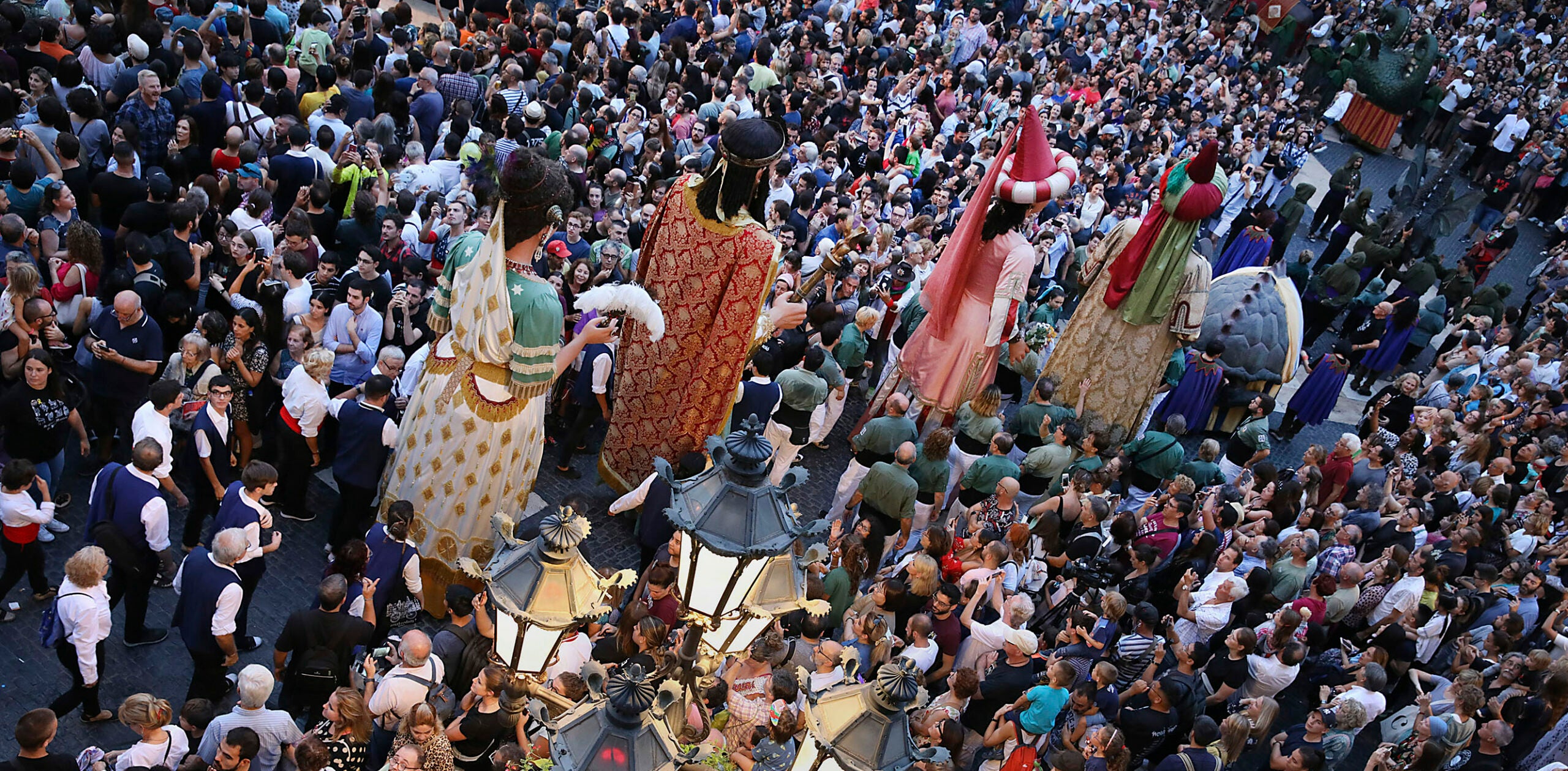 Exhibició de cultura popular a la plaça Sant Jaume, durant la Mercè 2019 / Jordi Play