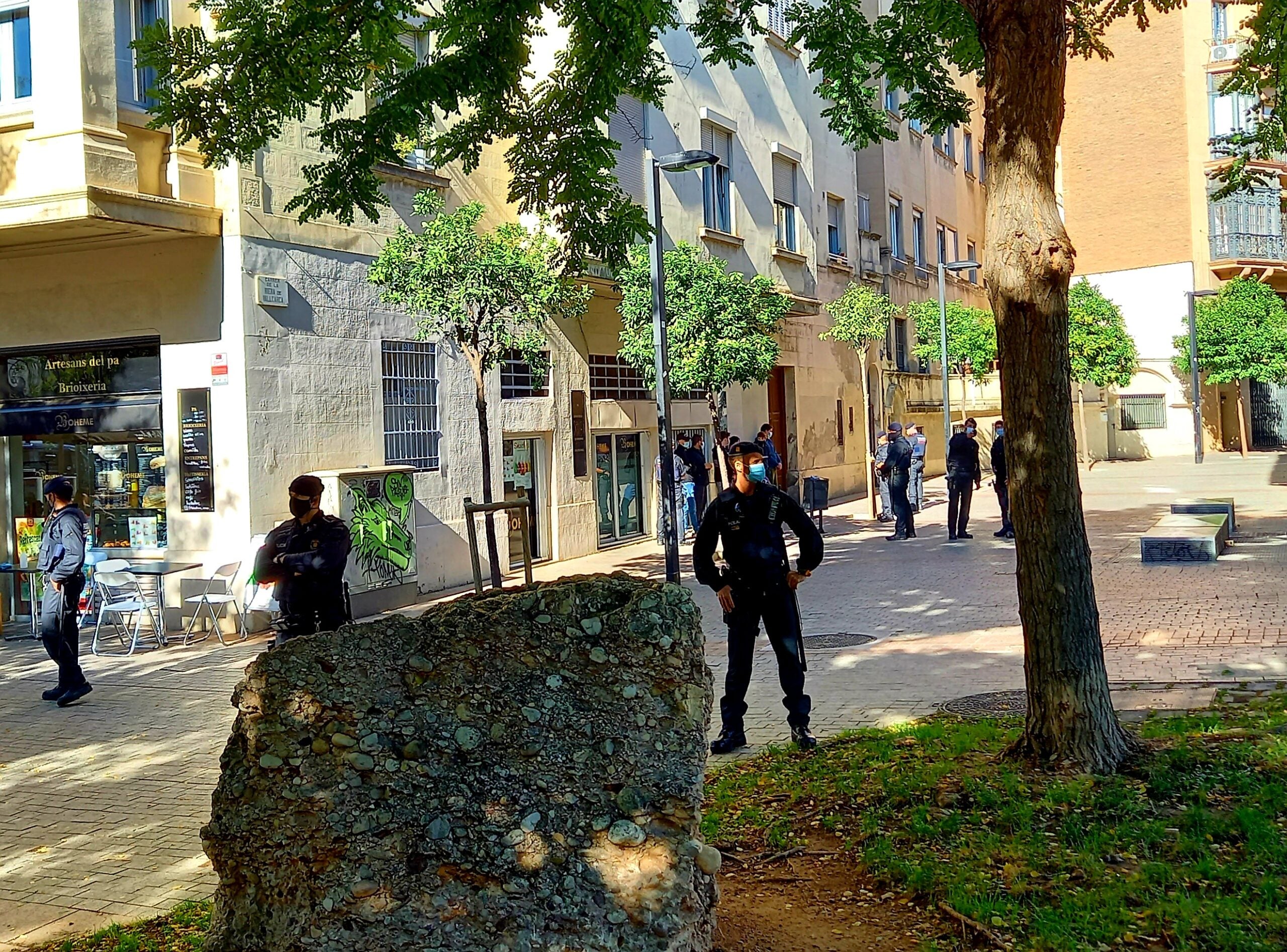 Els Mossos han identificat uns quants joves que anaven a la concentració antifeixista / XFDC