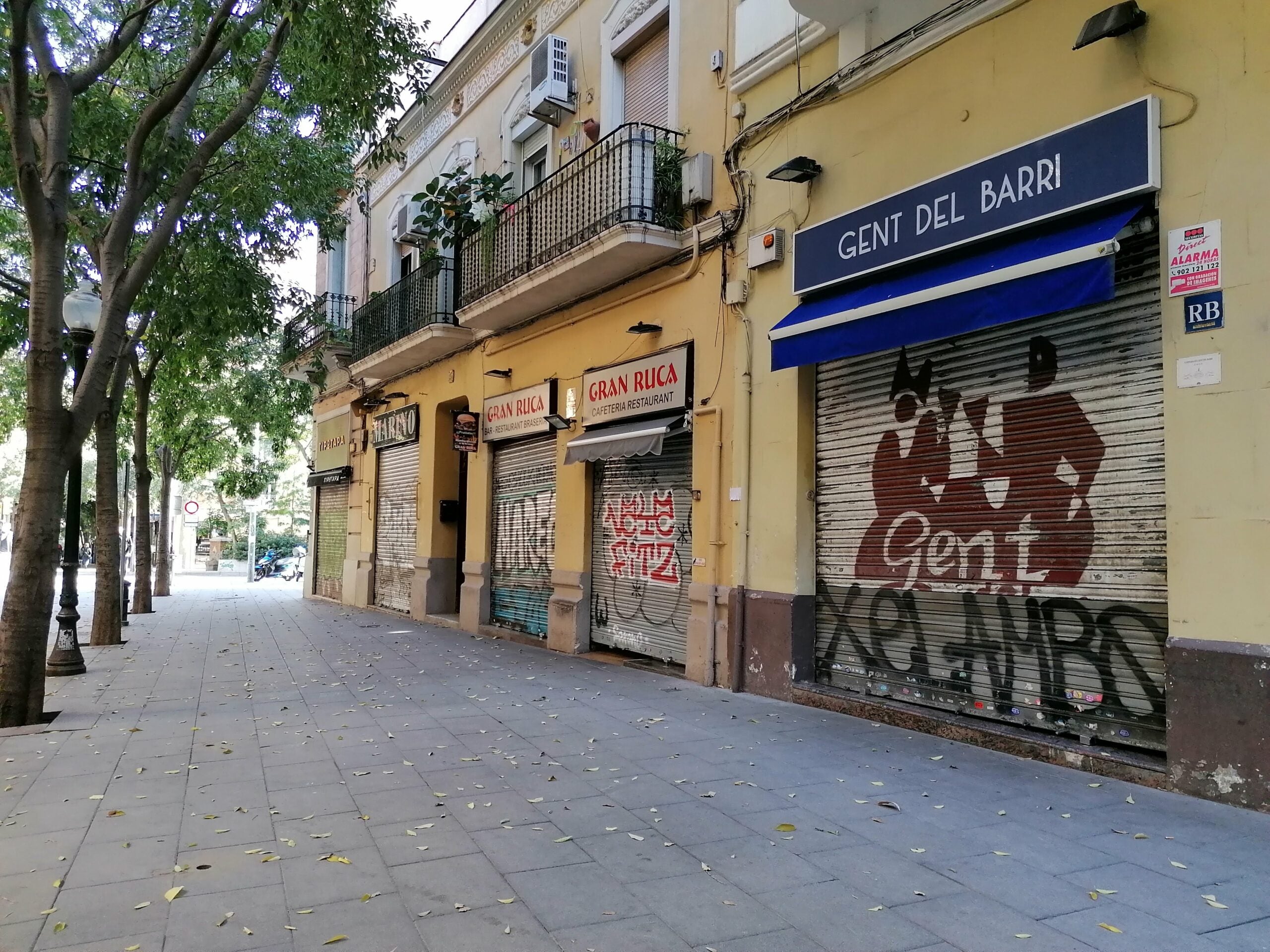 Bars tancats a Barcelona en el primer dia de noves restriccions / MMP