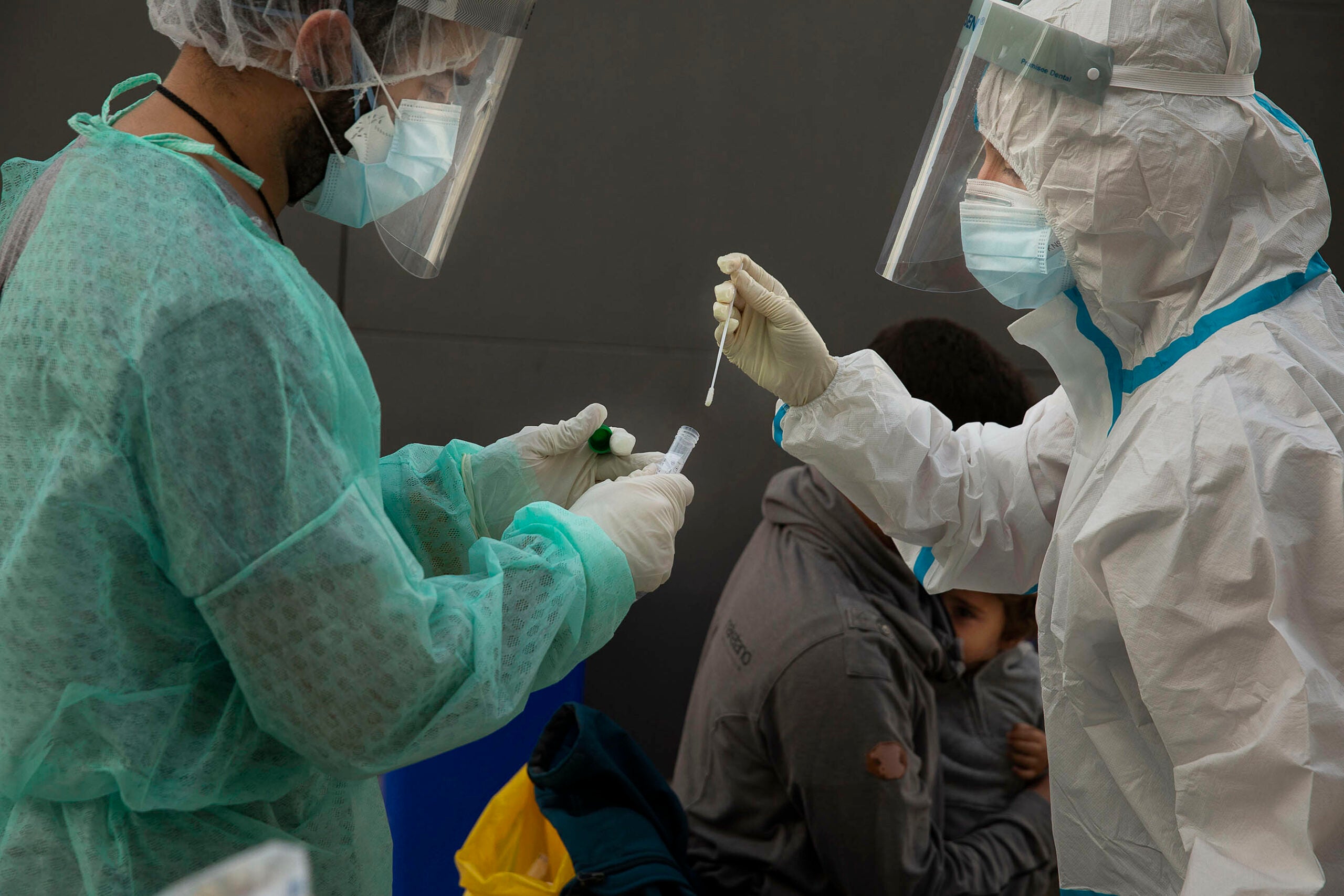 Proves PCR a l'escola Virolai del Carmel / Jordi Play