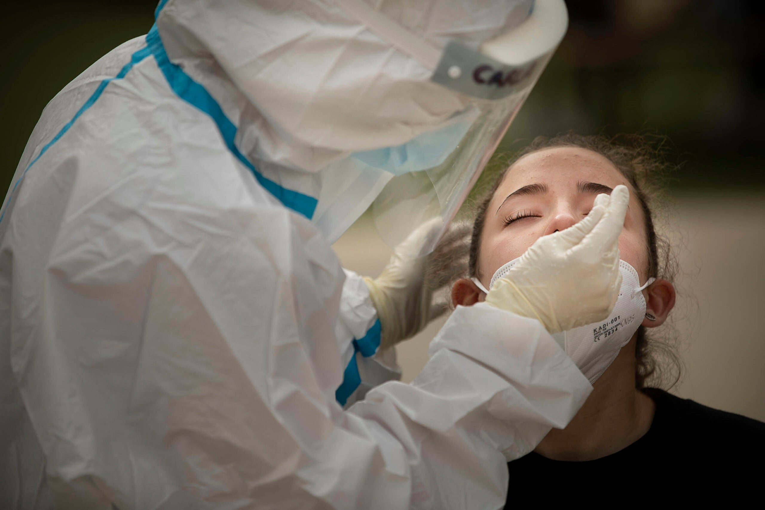 Proves PCR a preescolar i 3r ESO a l'escola Virolai del Carmel / Jordi Play