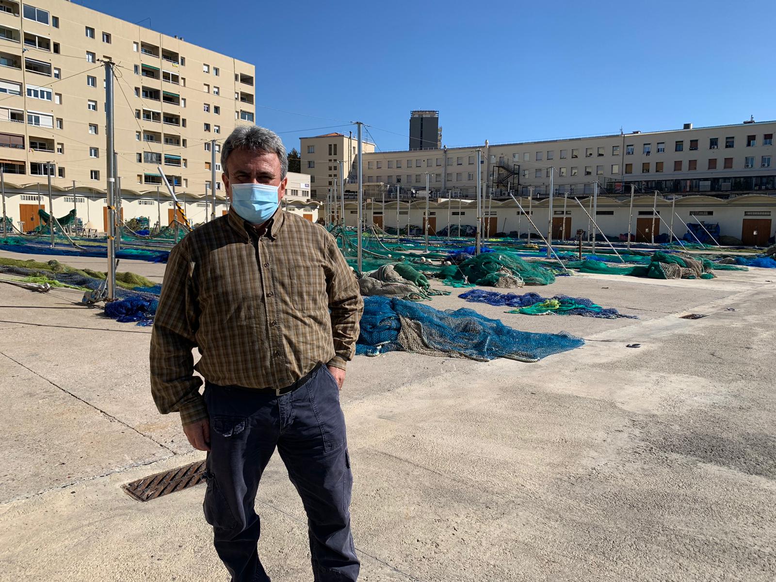 El patró major de la Confraria de Pescadors de Barcelona, José Manuel Juárez, al moll / Mar Martínez Turallols