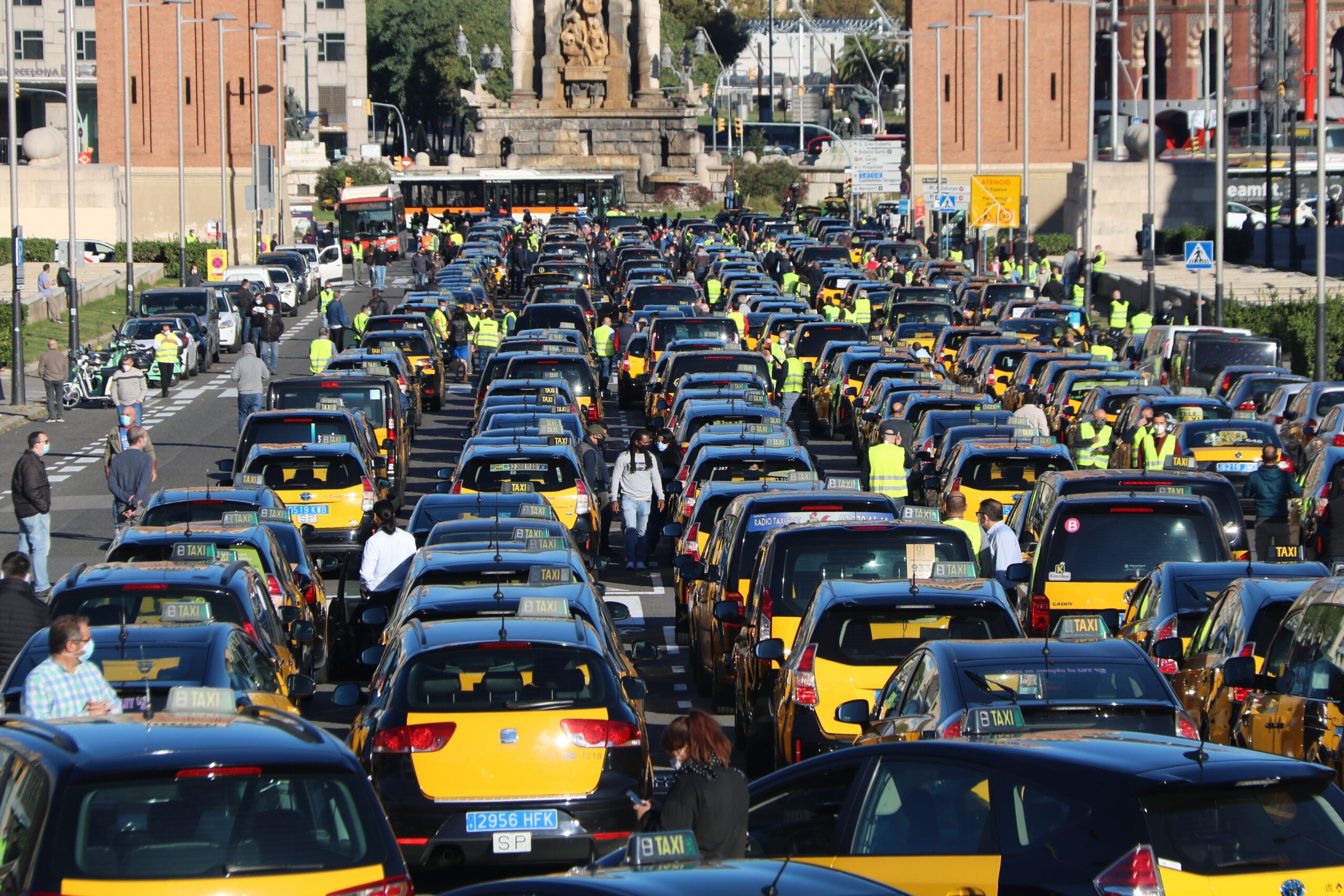 Imatge d'arxiu d'una concentració anterior dels taxistes a l'avinguda Maria Cristina / ACN